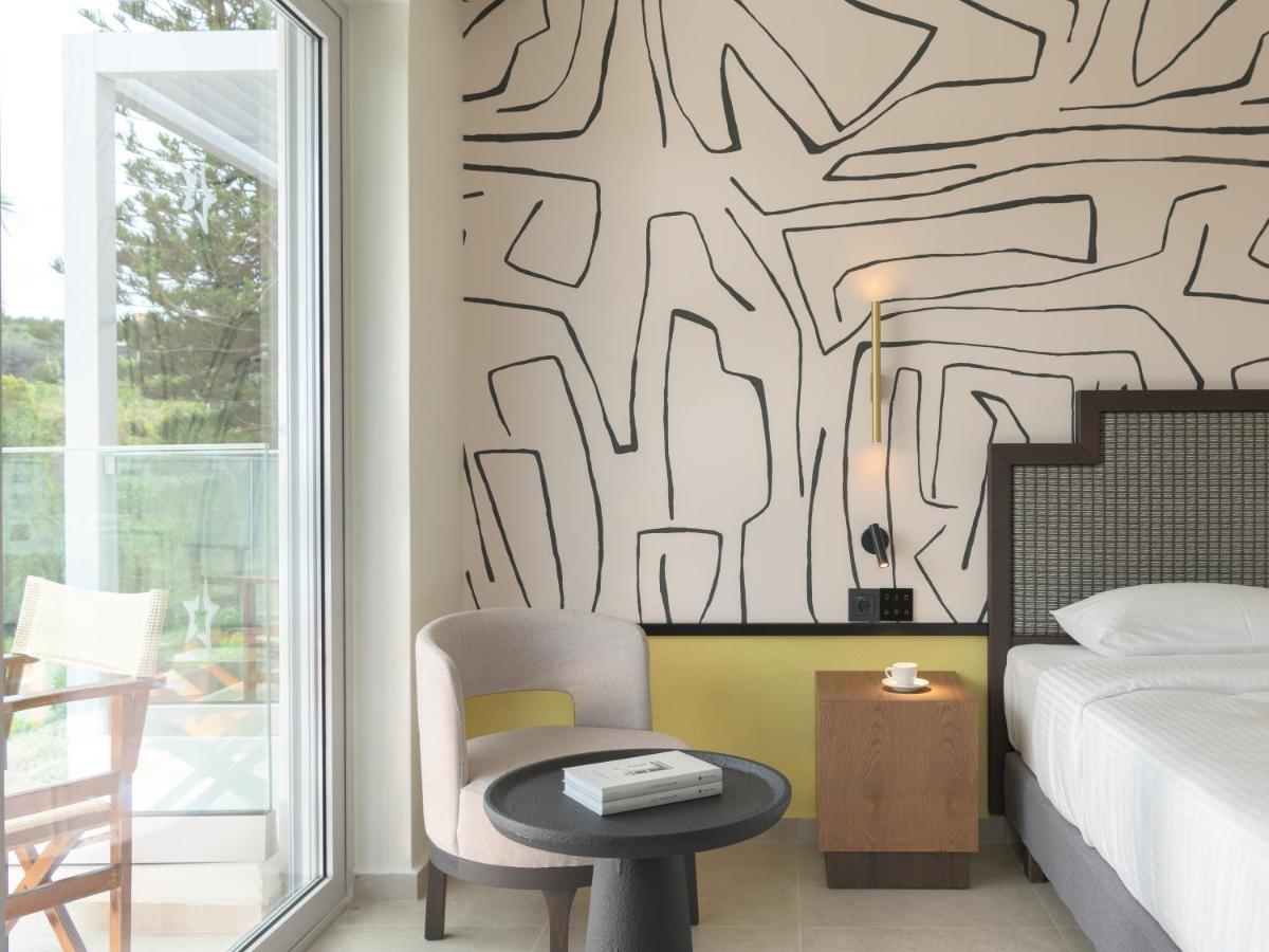 Double or Twin Room Side Sea View
