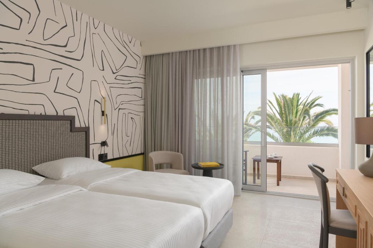 Double or Twin Room Sea View