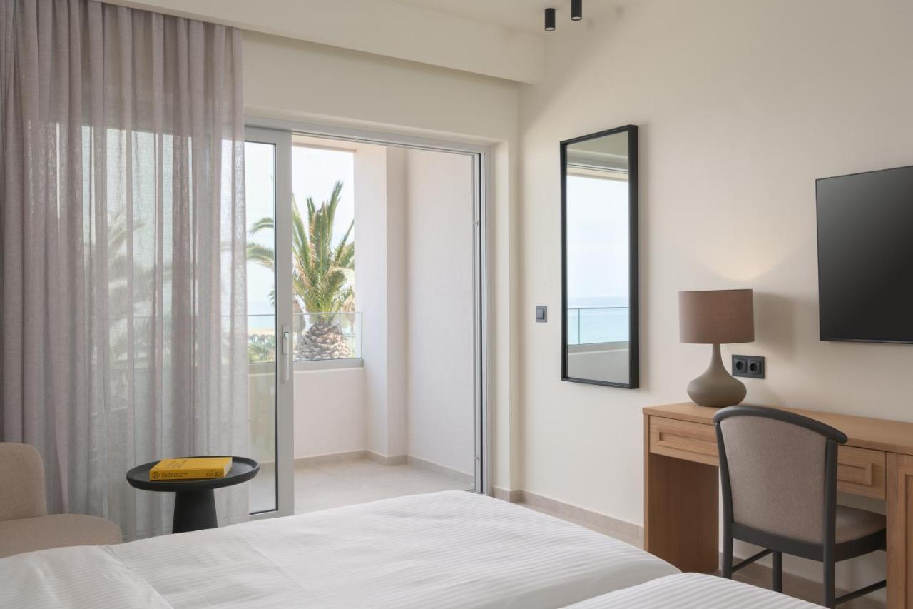Double or Twin Room Sea View