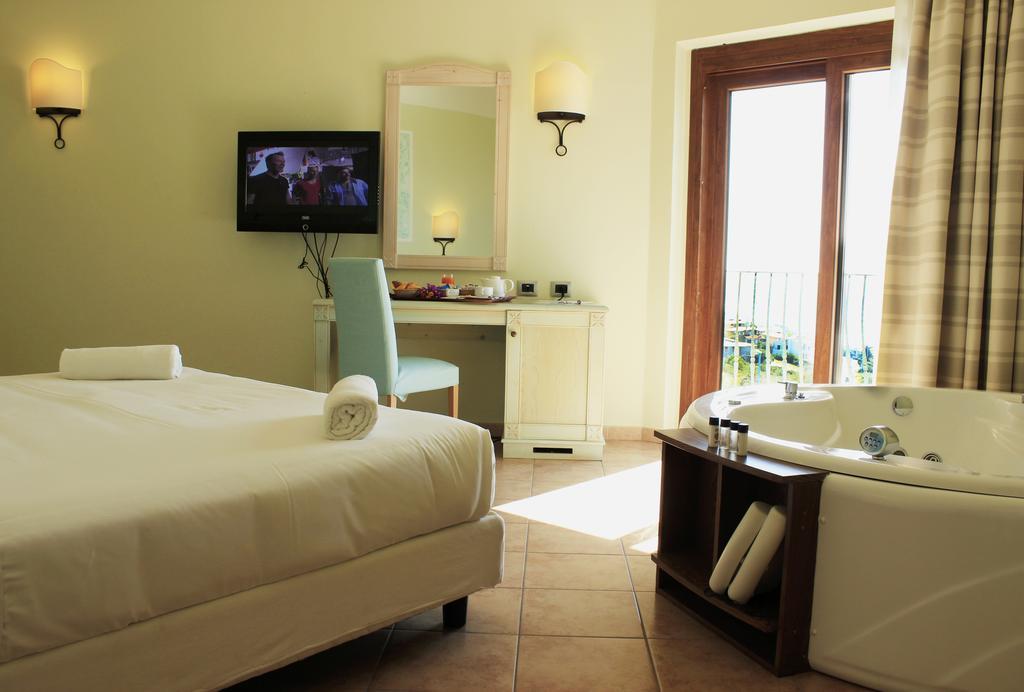 Double Room Spa Bath