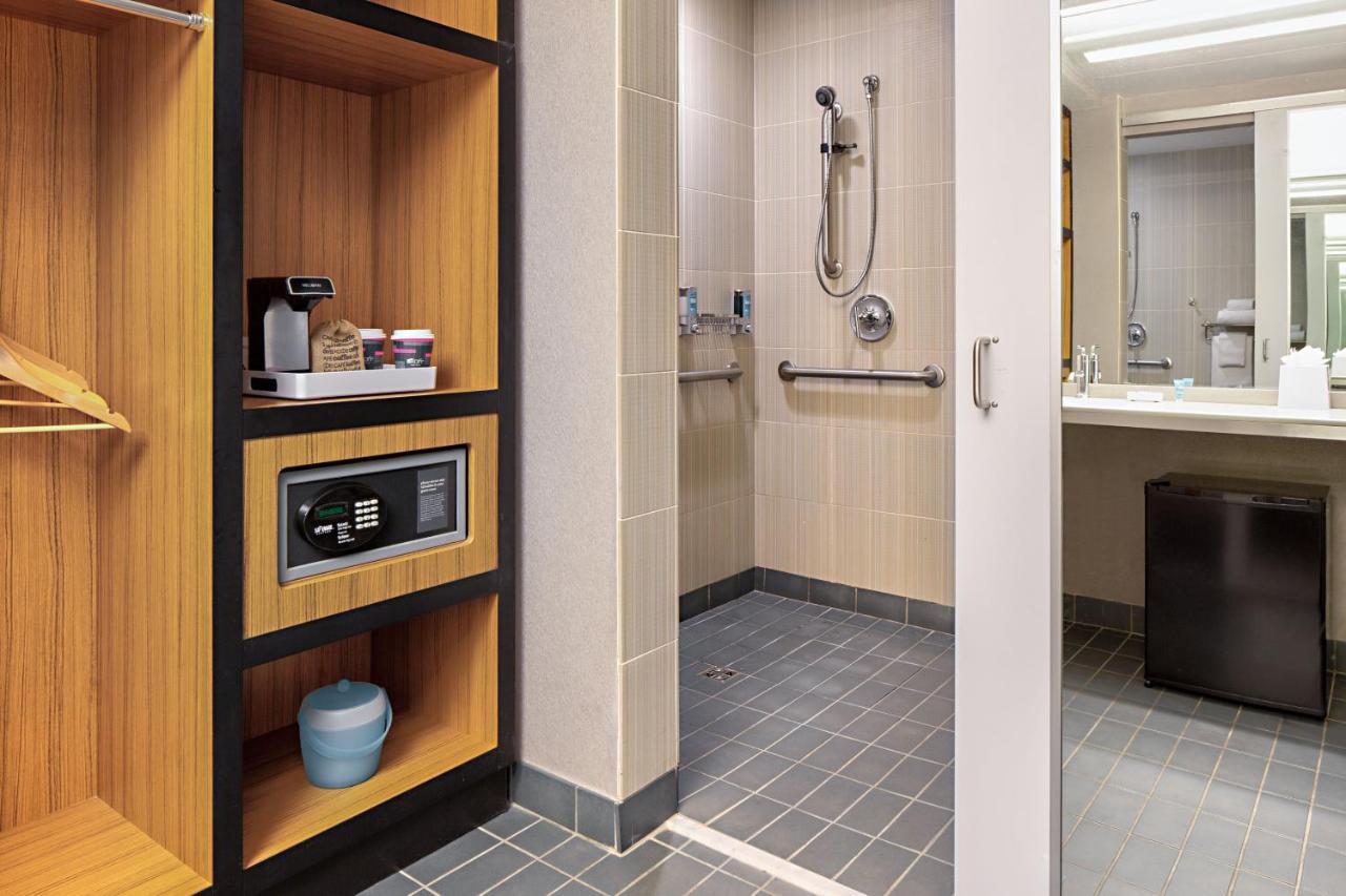 Aloft, Guest room, 1 King,1401211907:JPEG