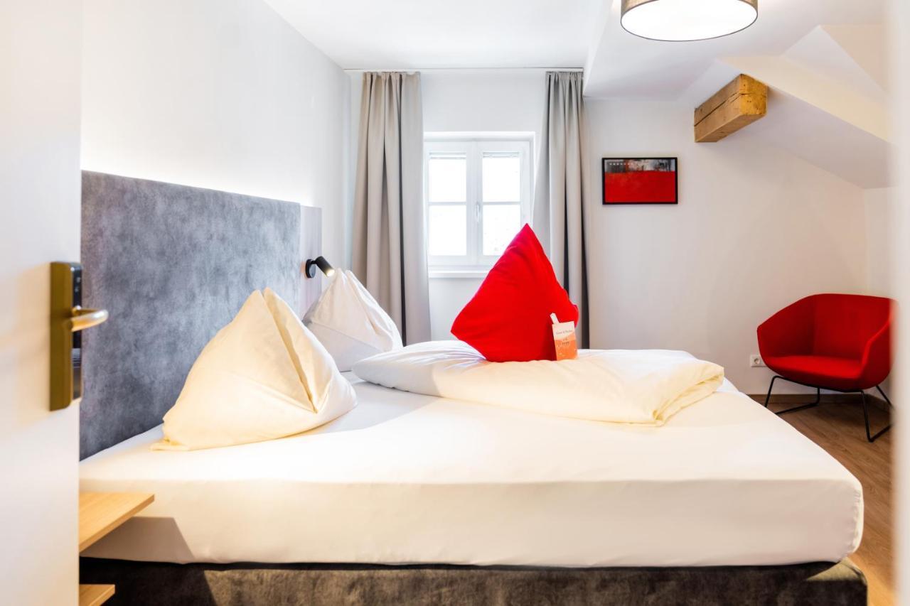 Small Budget Double Room,1403687951:JPEG