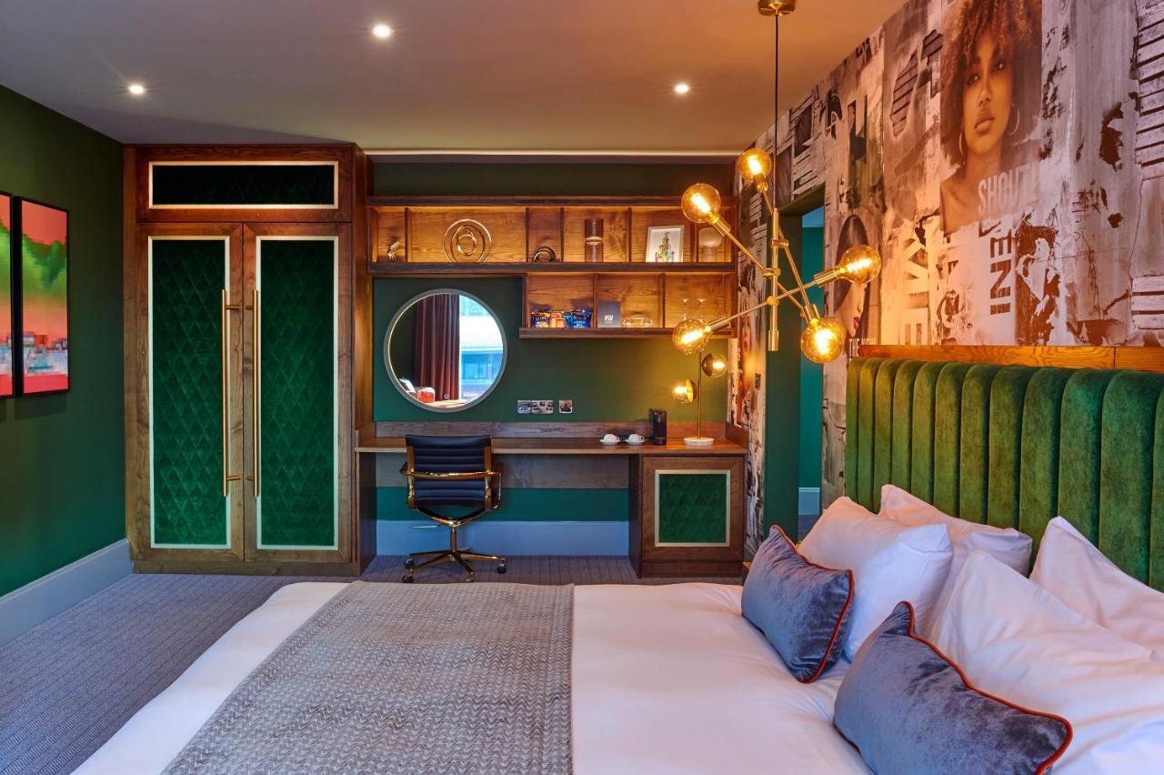 Signature Suite