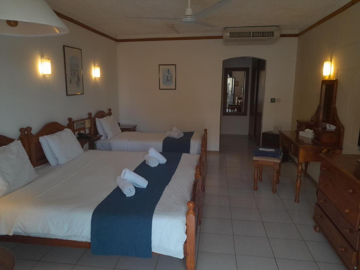 Triple Room,1405691693:JPEG