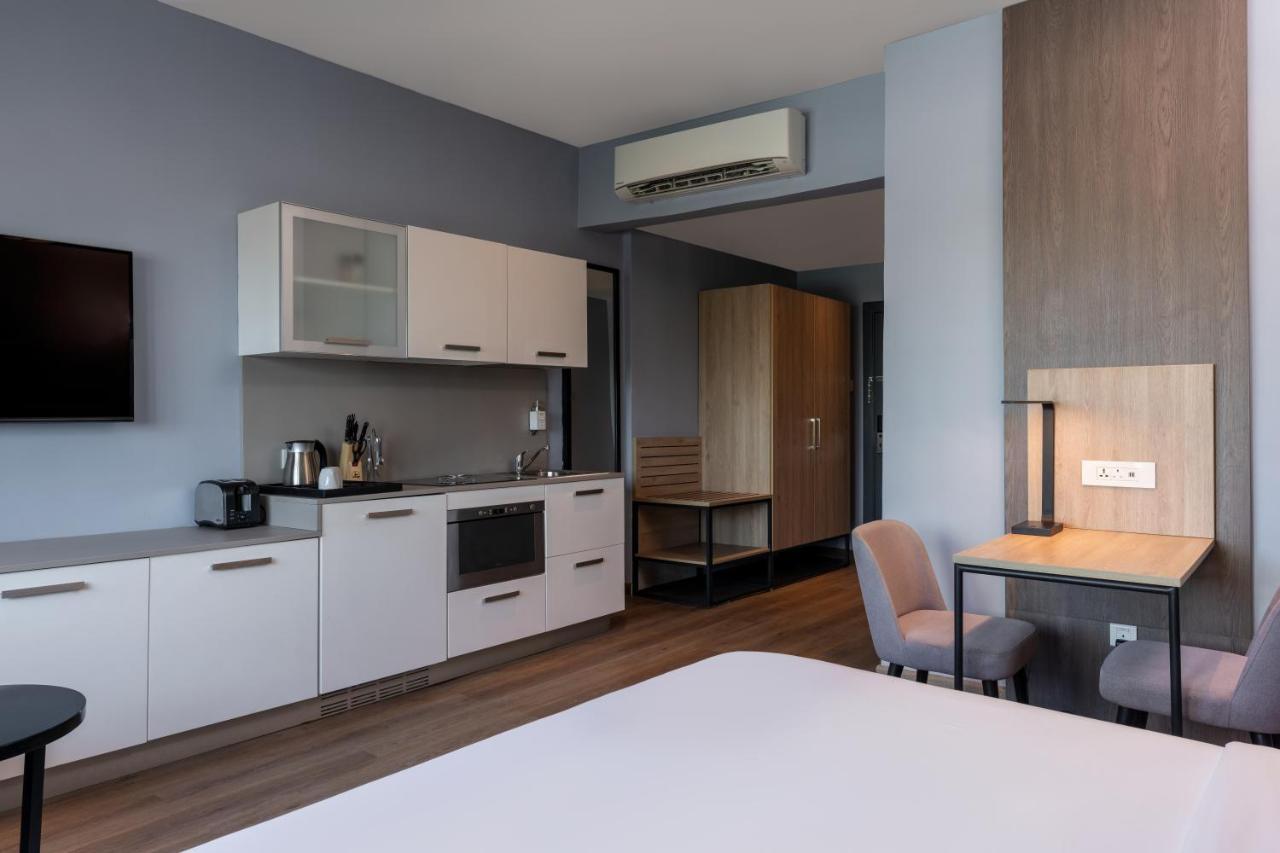 Studio Apartment