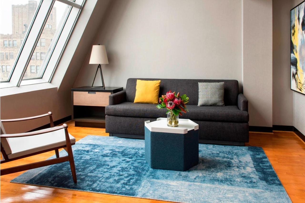Suite Lit King-Size - Vue sur Toits - Dernier Étage
