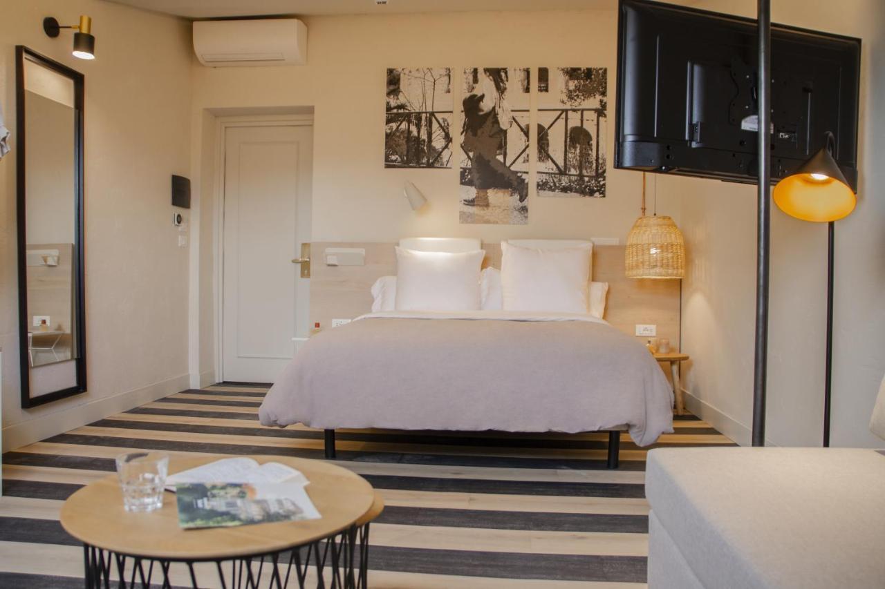 Deluxe Double Room,1416149034:JPEG