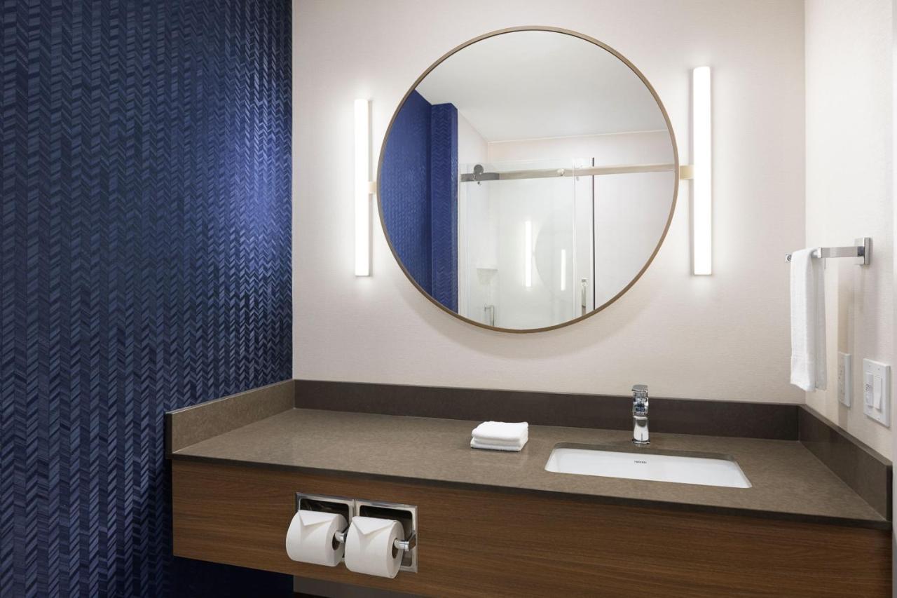 One-Bedroom King Suite with Sofa Bed,1416259035:JPEG