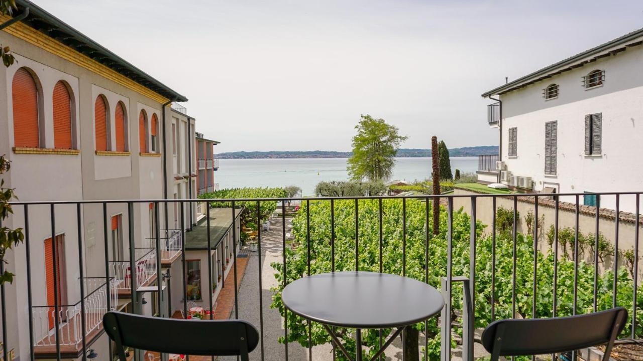 Camera Superior Matrimoniale/Doppia con Letti Singoli con Balcone con Vista Lago