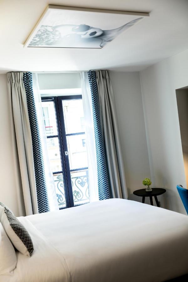La Petite Queen Room