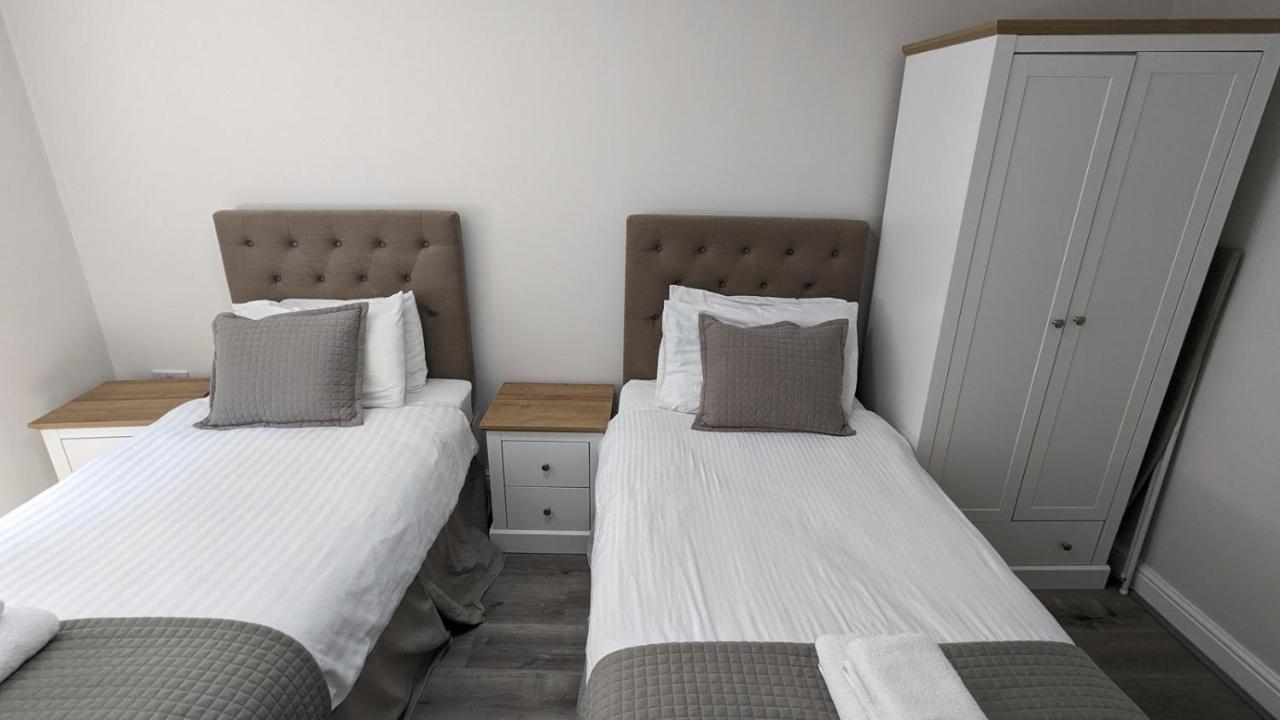 One-Bedroom Twin Apartment