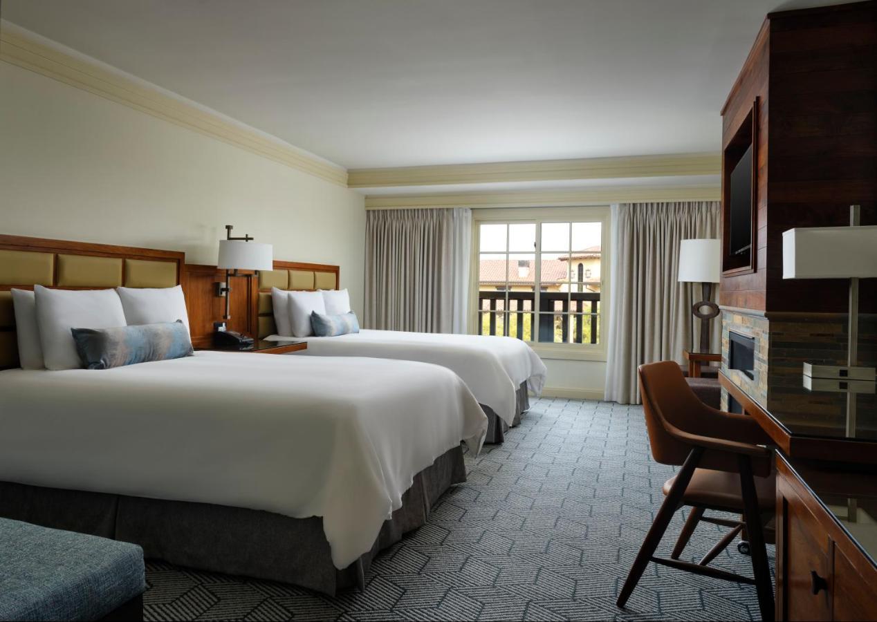 Deluxe Two Queen Room Disability Access