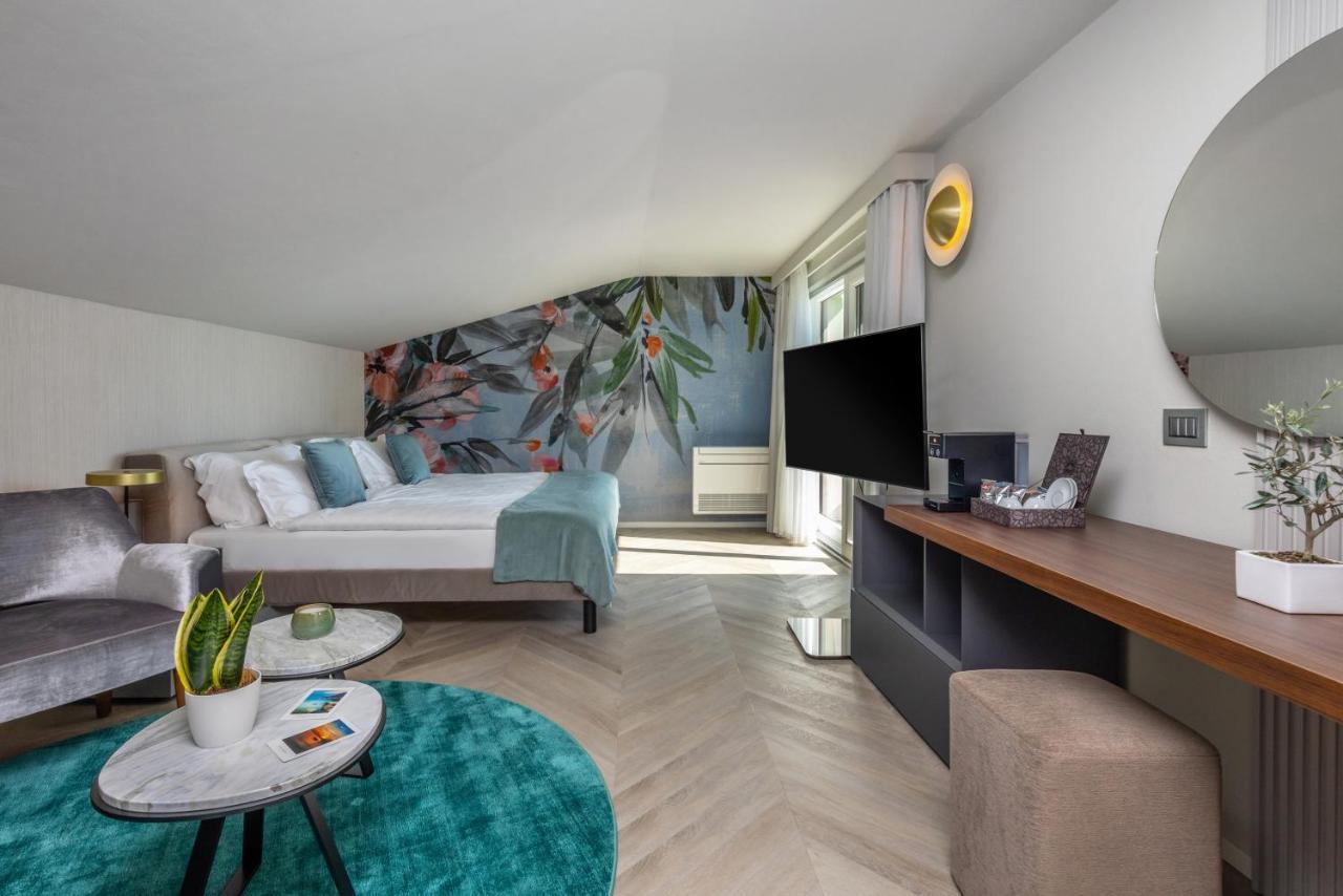 Standard Suite,1555269724:JPEG