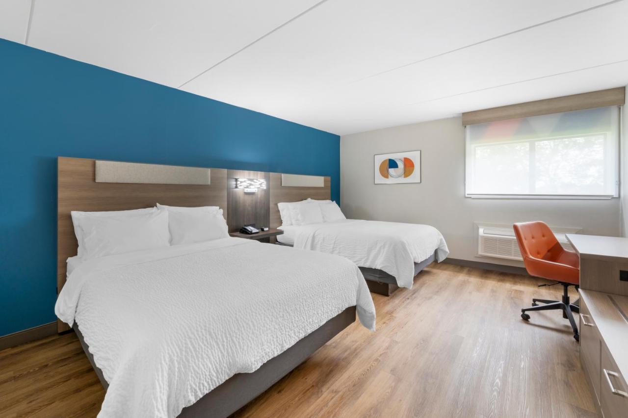Standard Queen Room with Two Queen Beds and Walk-In Shower