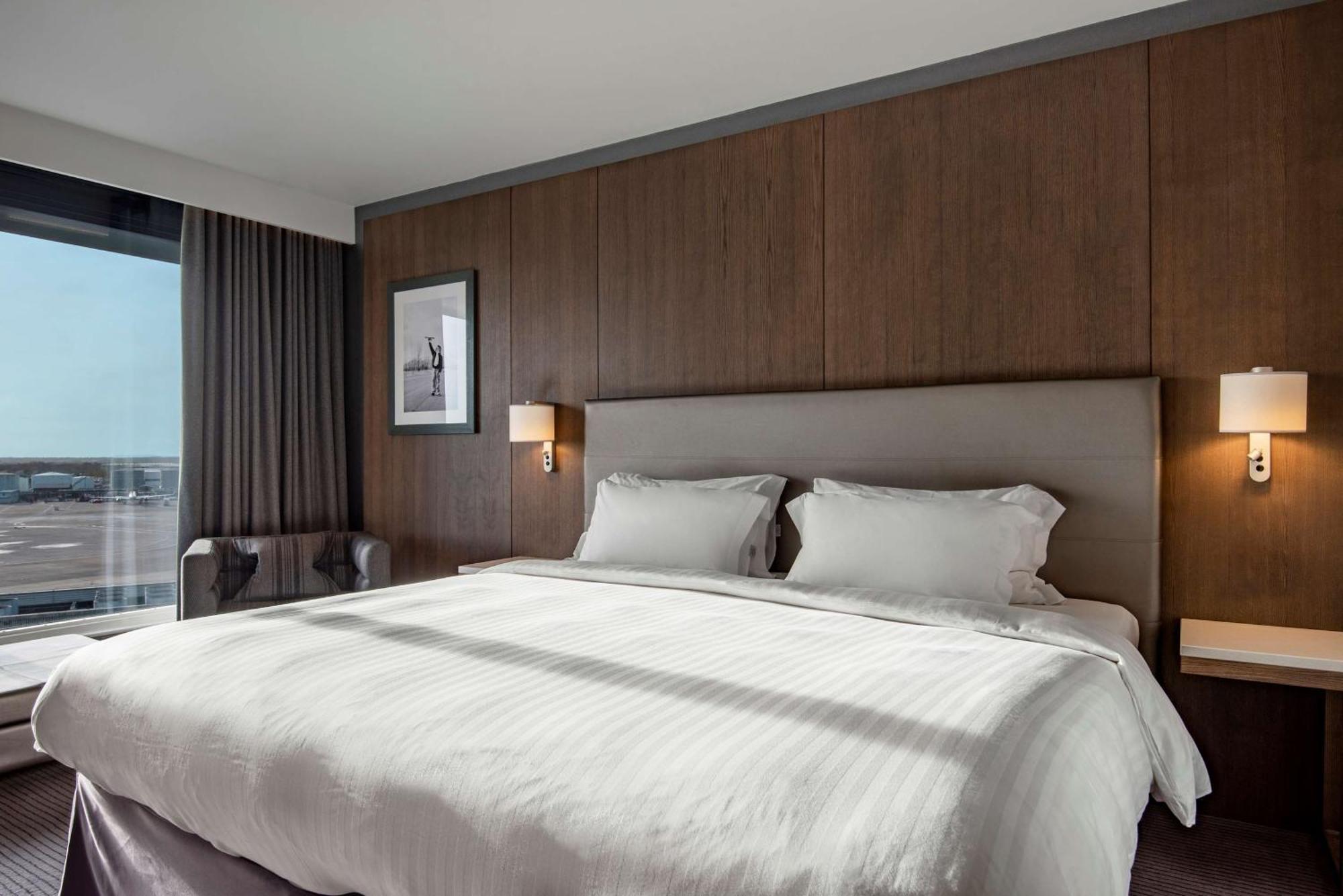 Executive Room Lounge Access