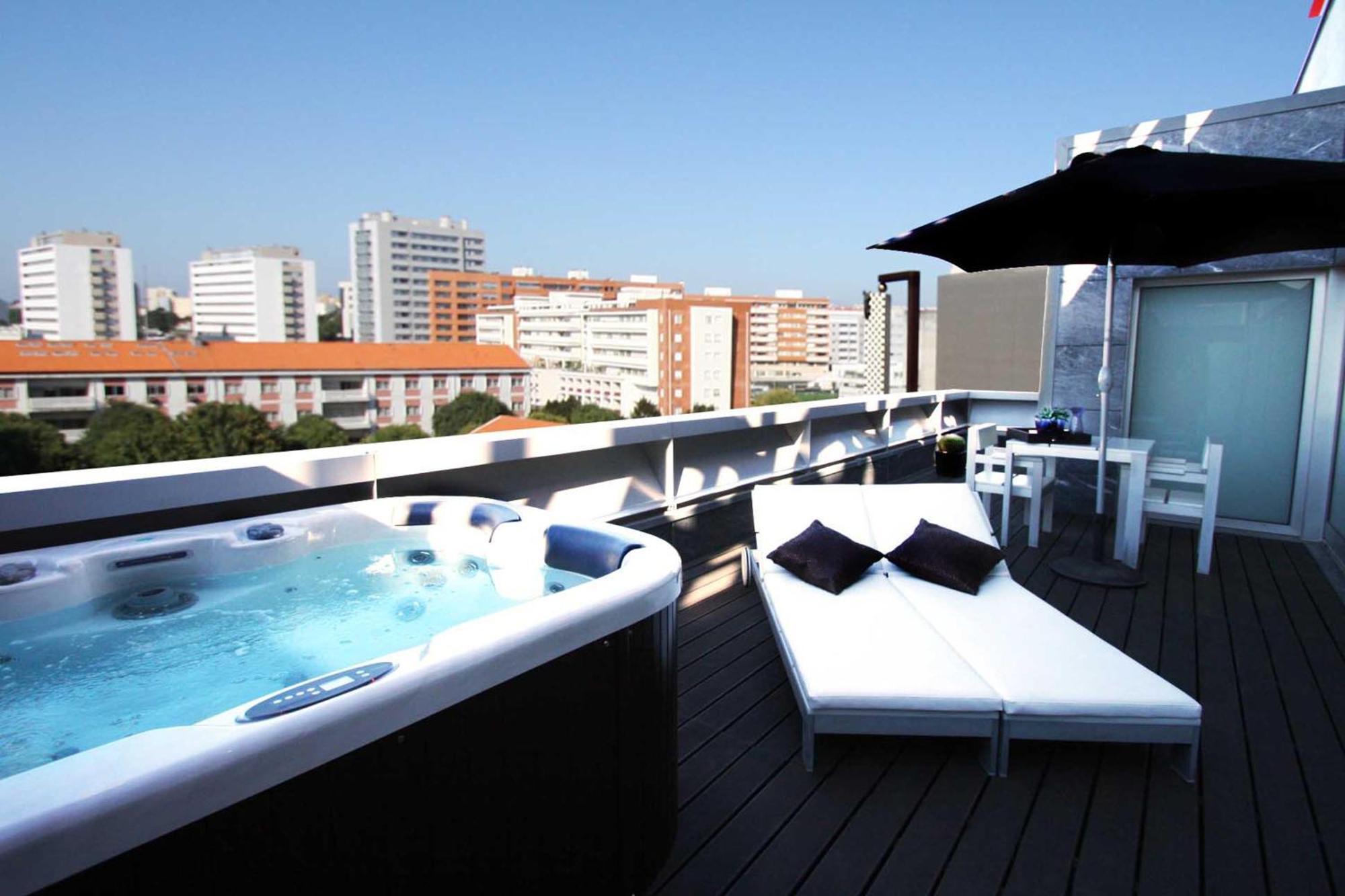 Suite with Hot Tub,1722893360:JPEG