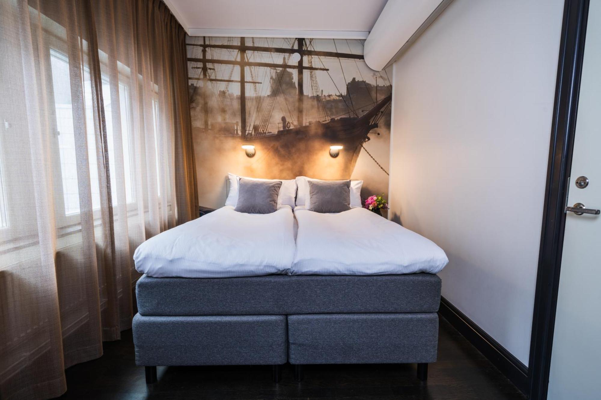 Deluxe Queen Room 160cm bed