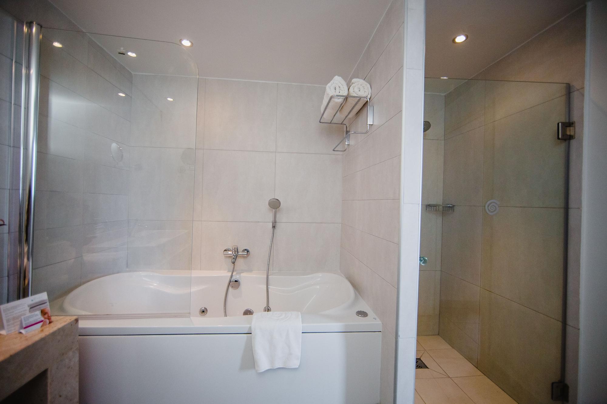 Junior Suite,1589533374:JPEG