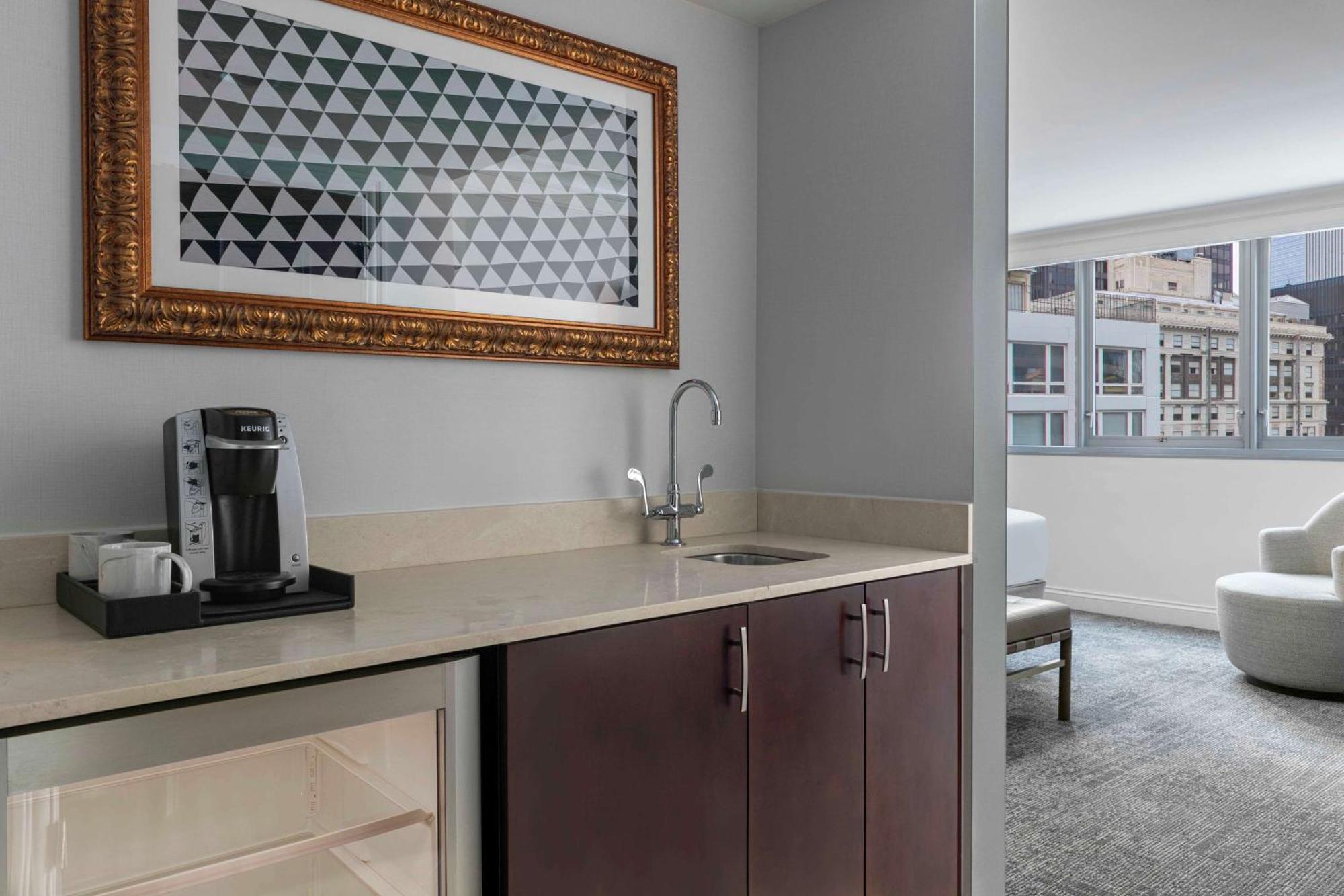 Junior King Suite