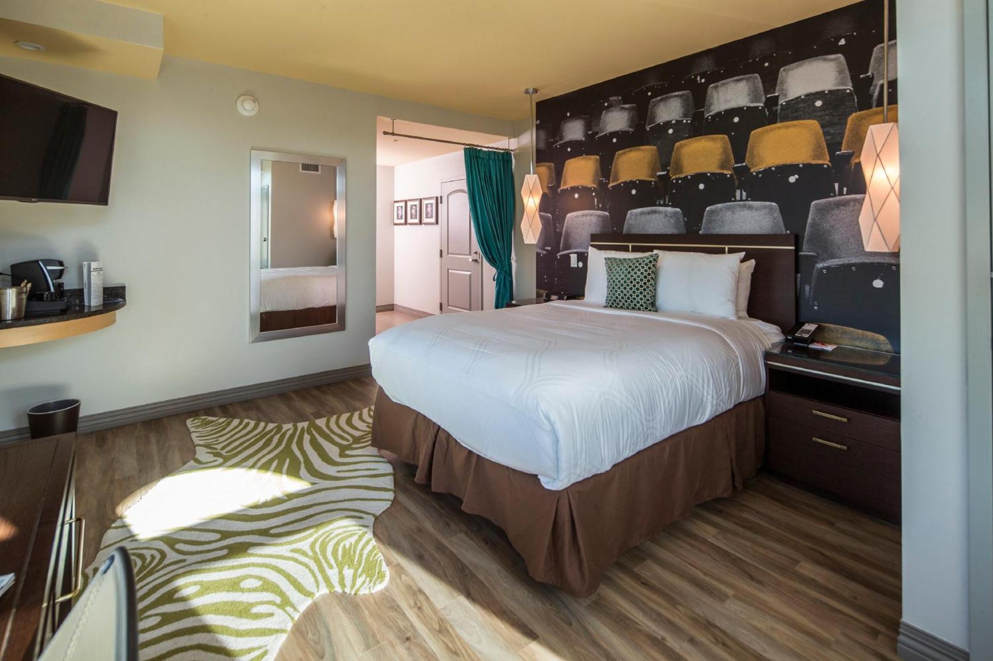 Standard Queen Room