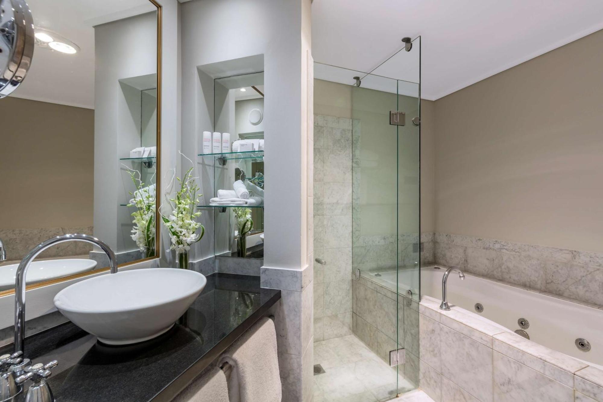 Paradox Studio Spa Suite King,1436205328:JPEG