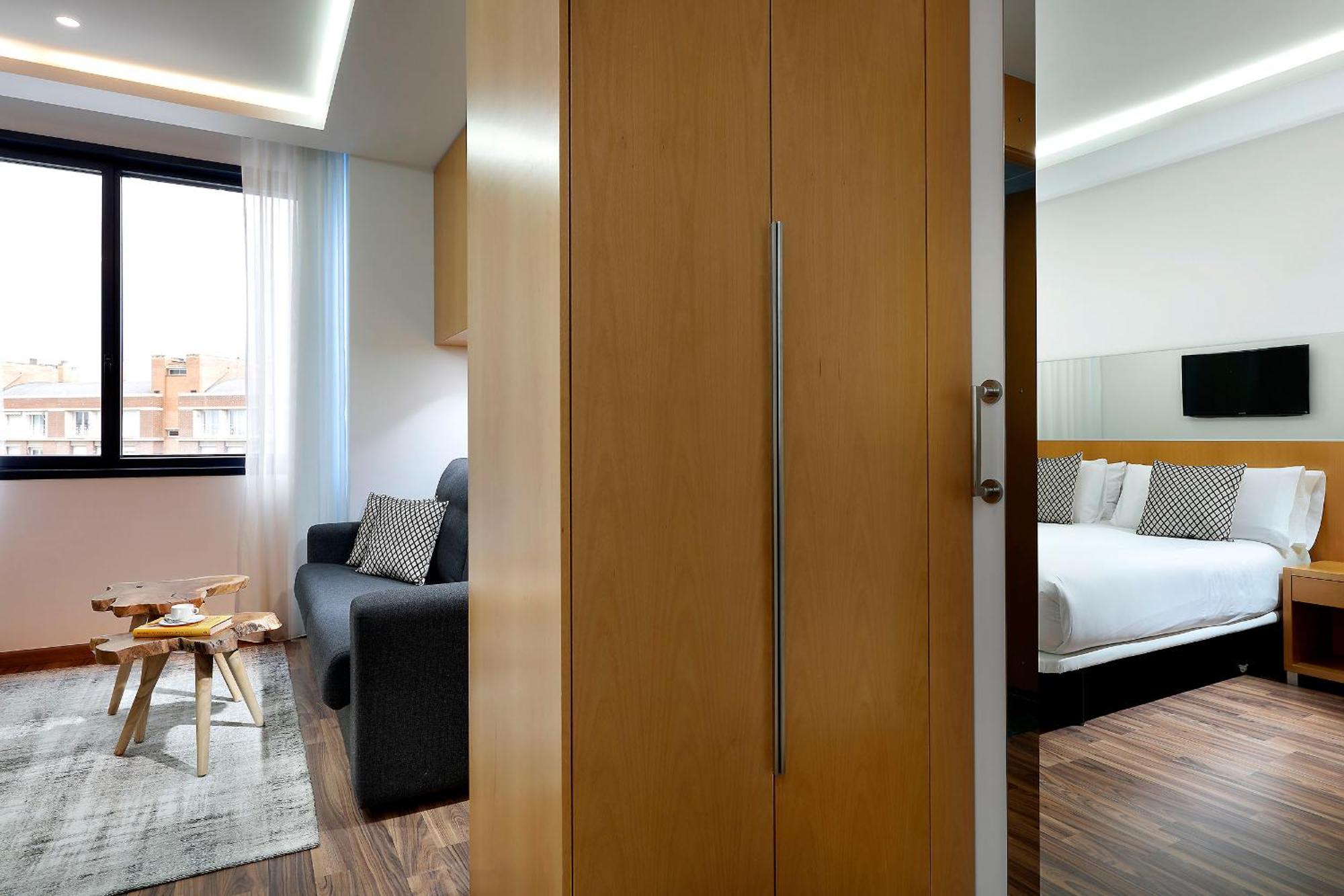 Suite,1436536108:JPEG