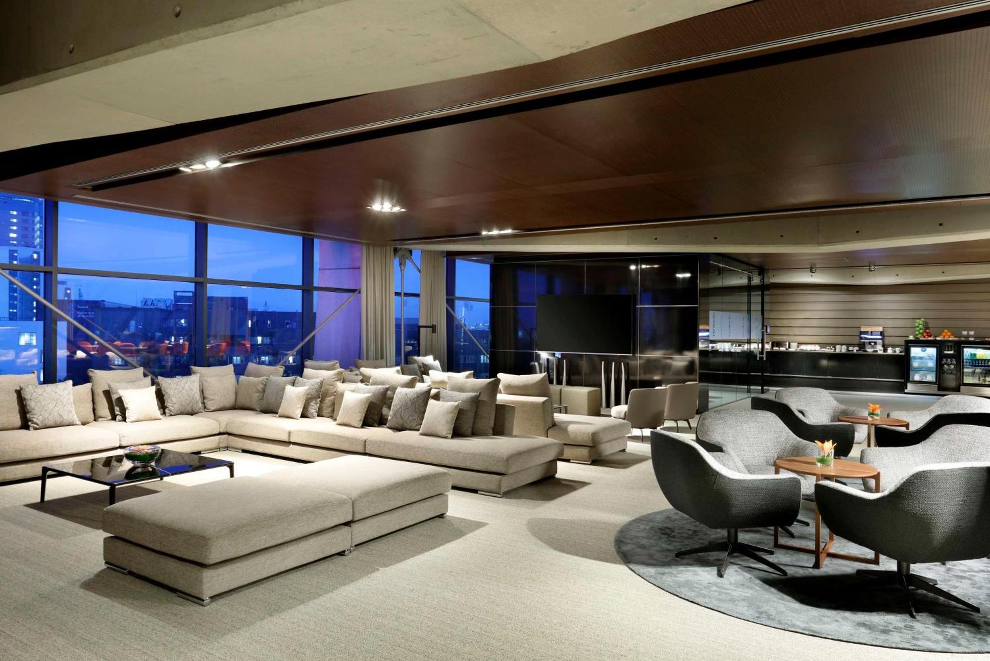 Deluxe King Room Panoramic View High Floor or Club Access