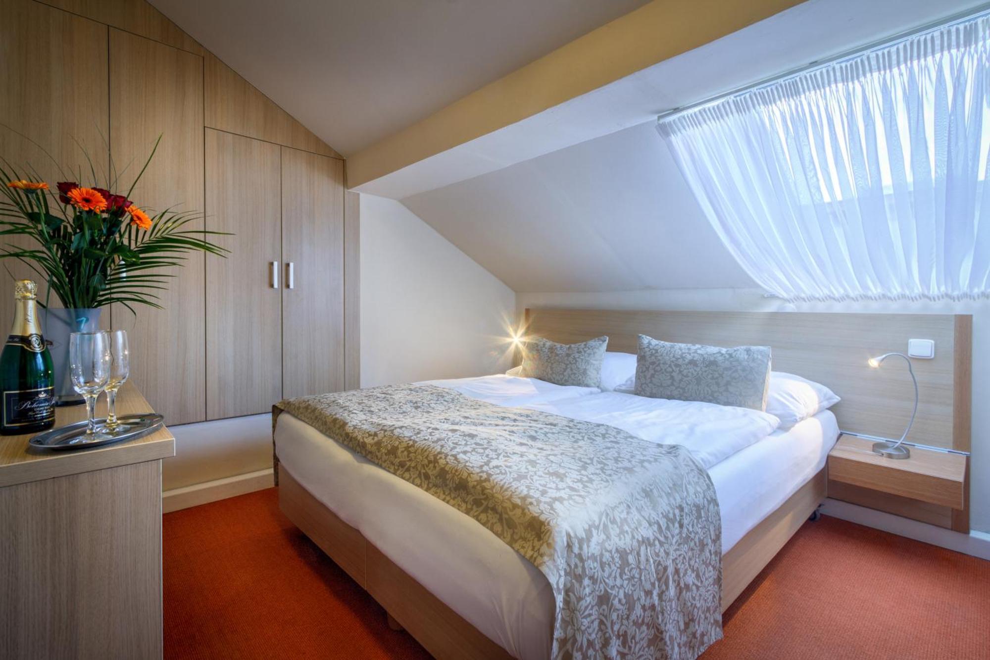 Single Economy Room Attic,1437804553:JPEG