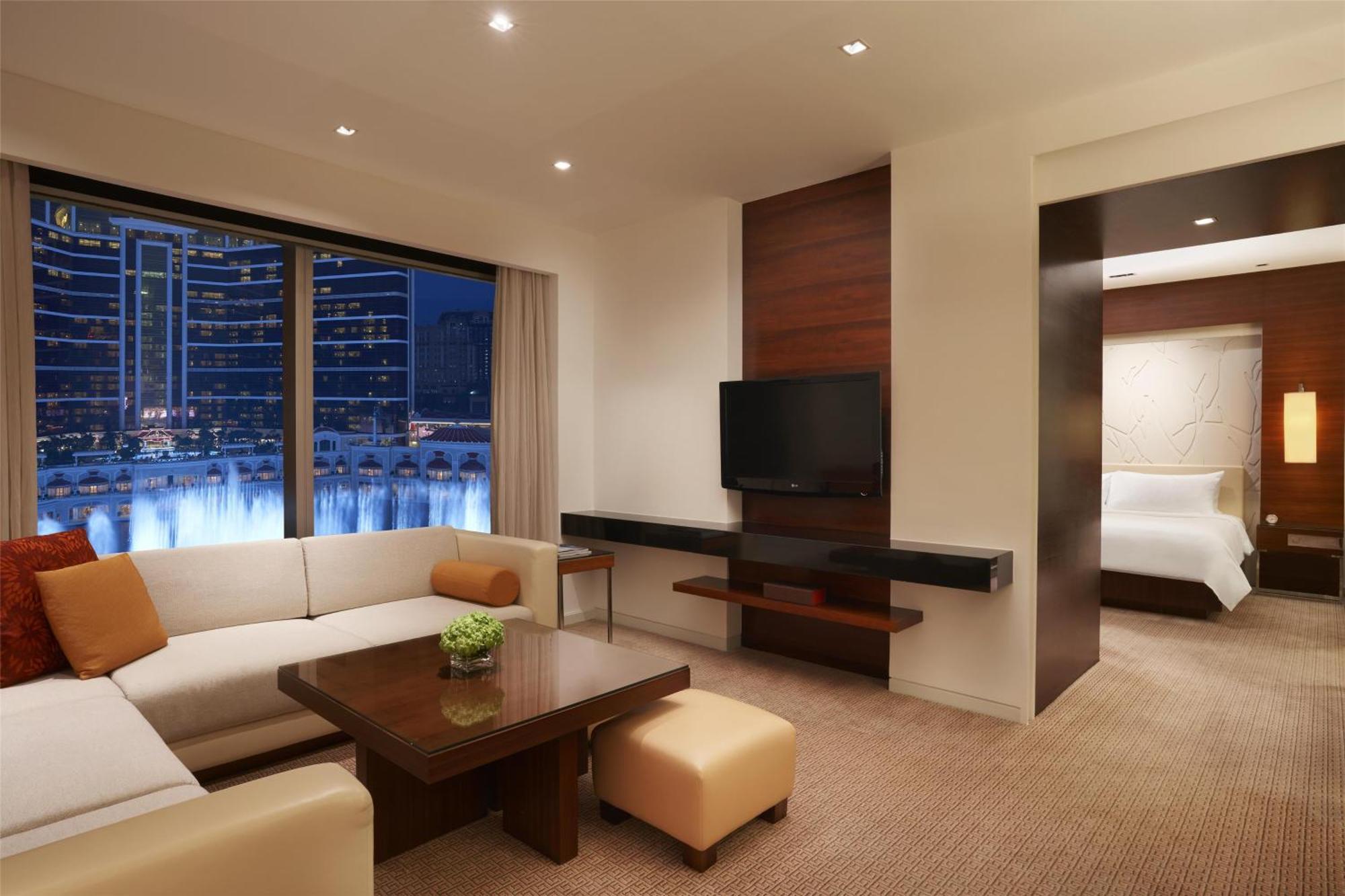Grand King Suite View