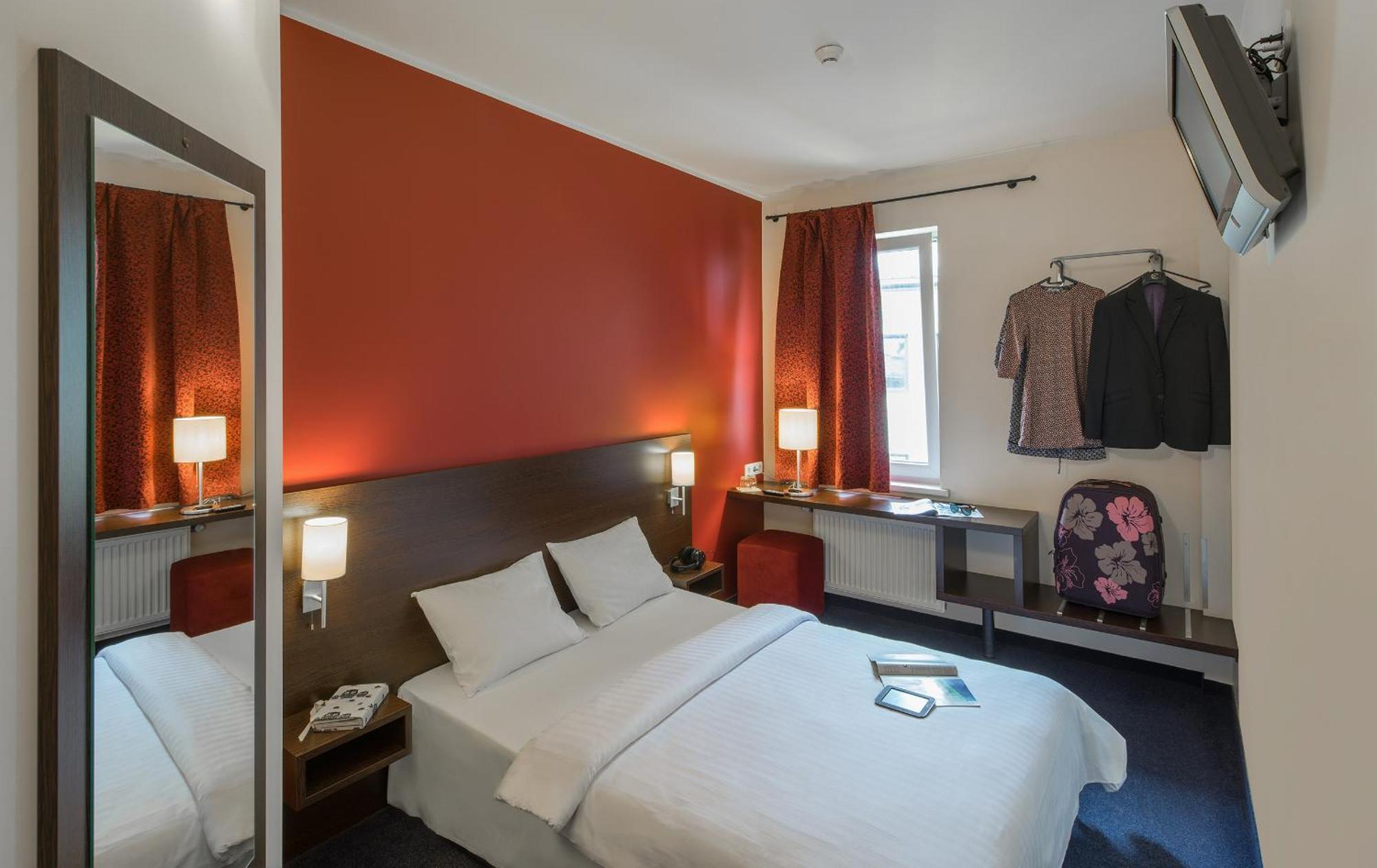 Double Room,1440265507:JPEG