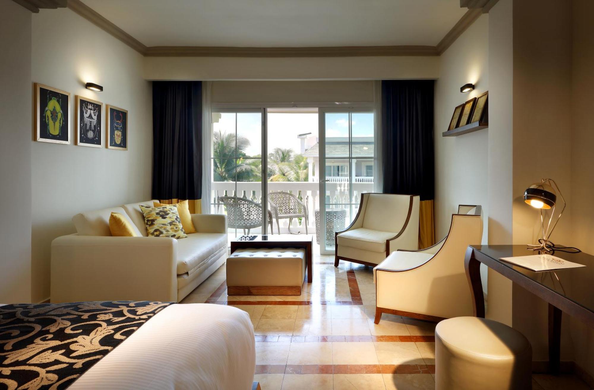 Junior Suite Beachfront Ocean View
