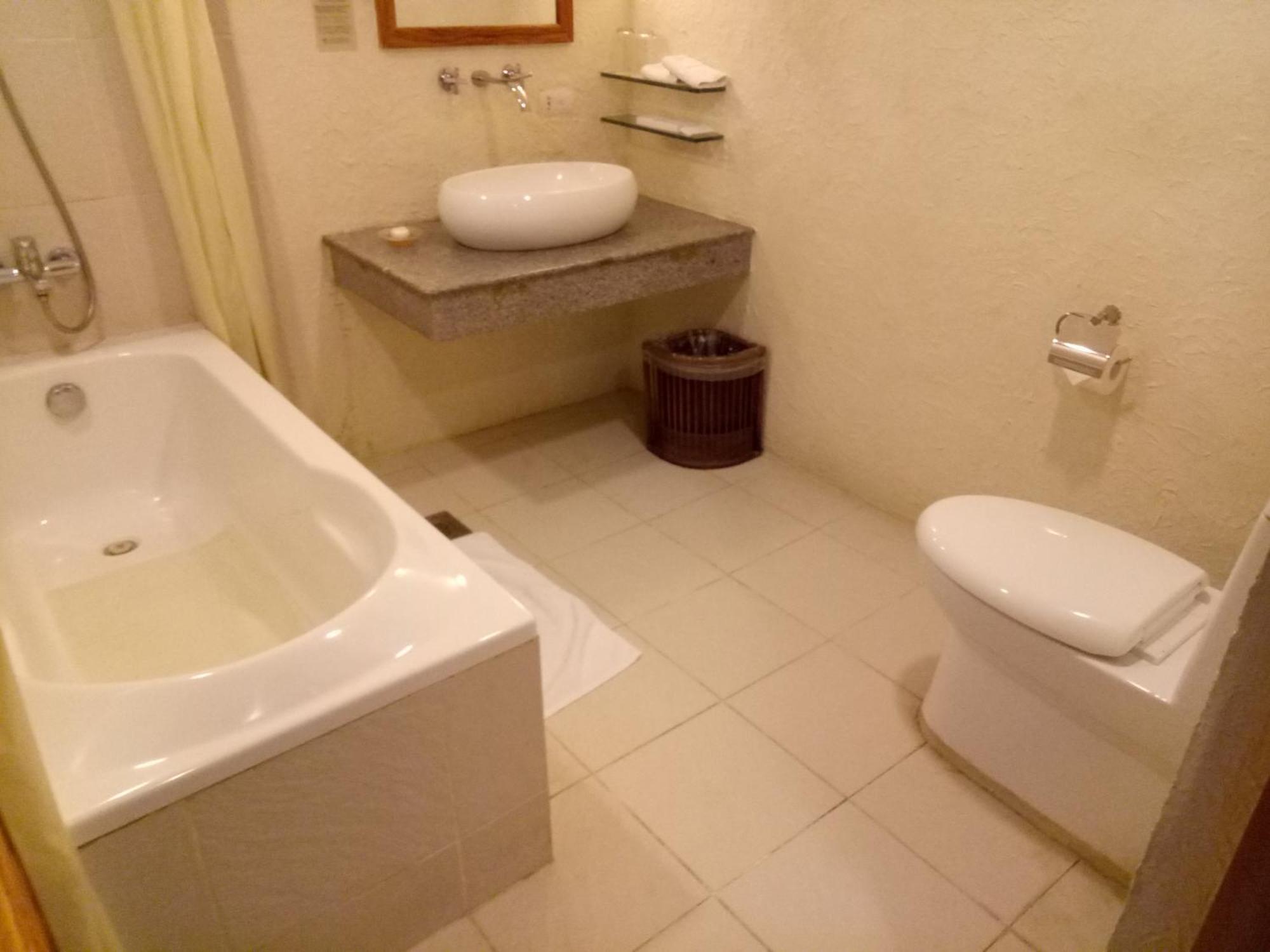 Deluxe Room,1442070286:JPEG