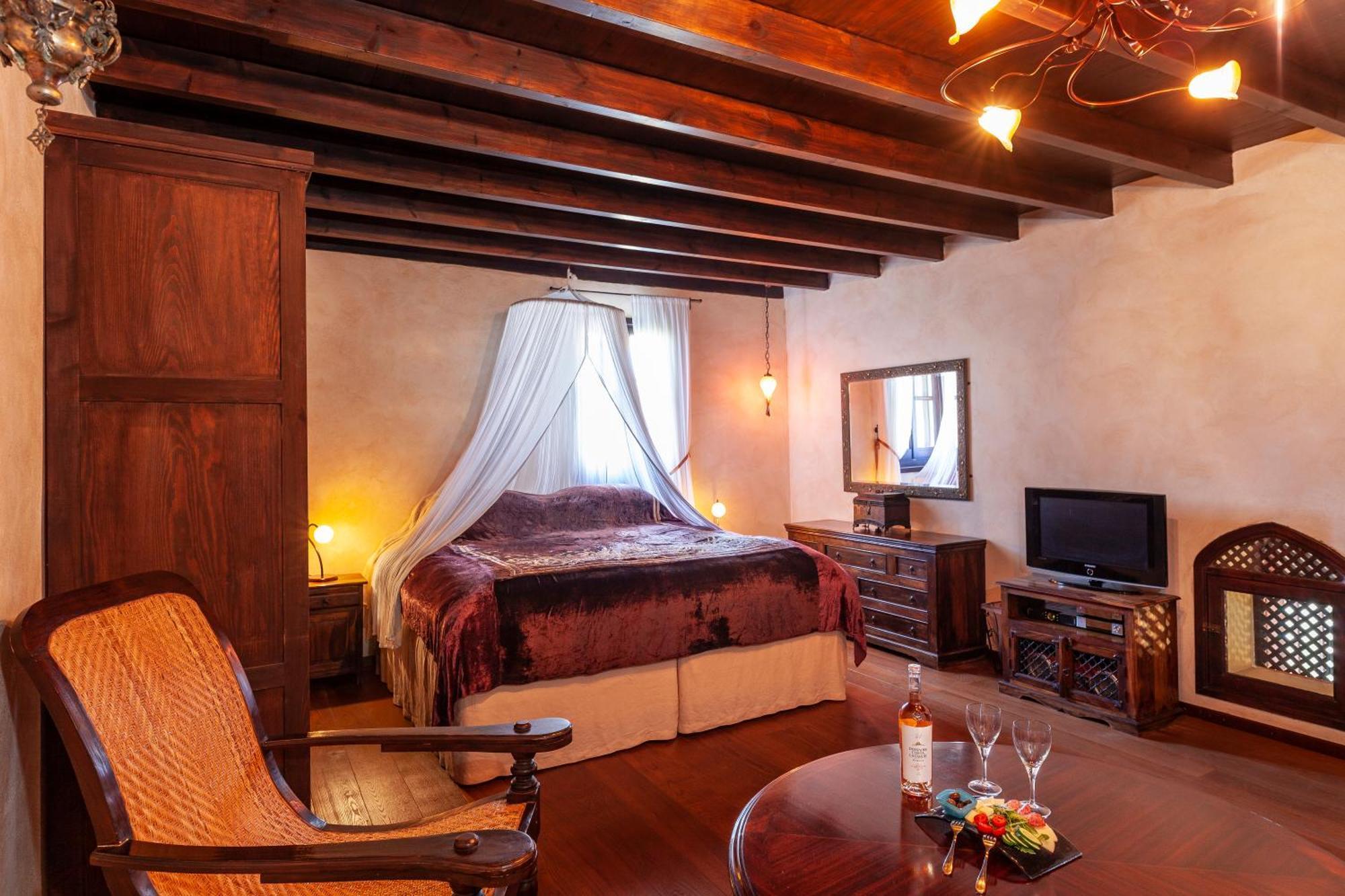 Grand Master Suite,1443015181:JPEG