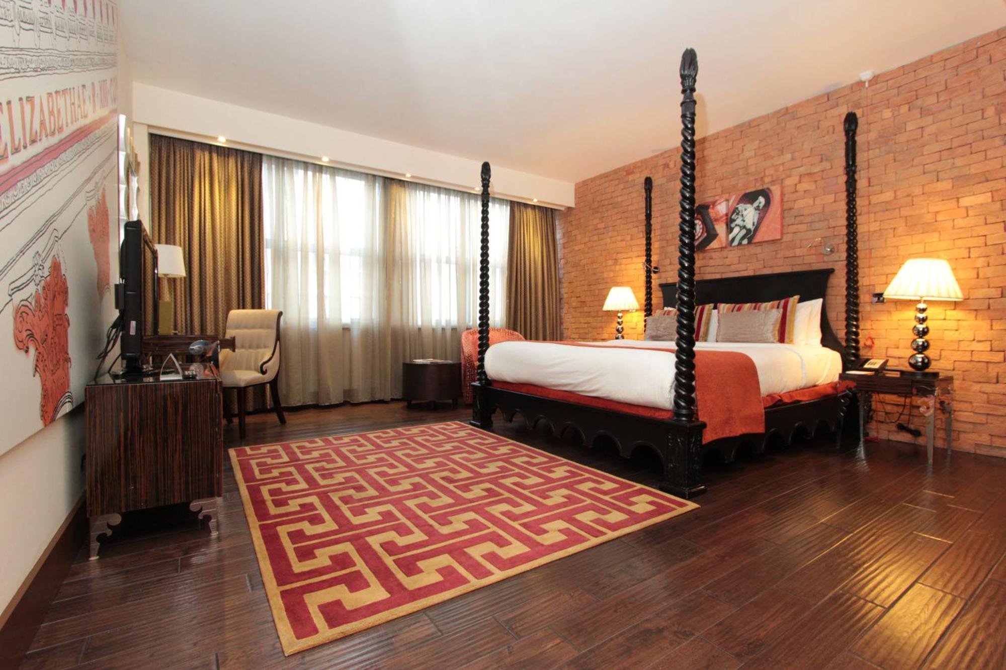 Premium King Room