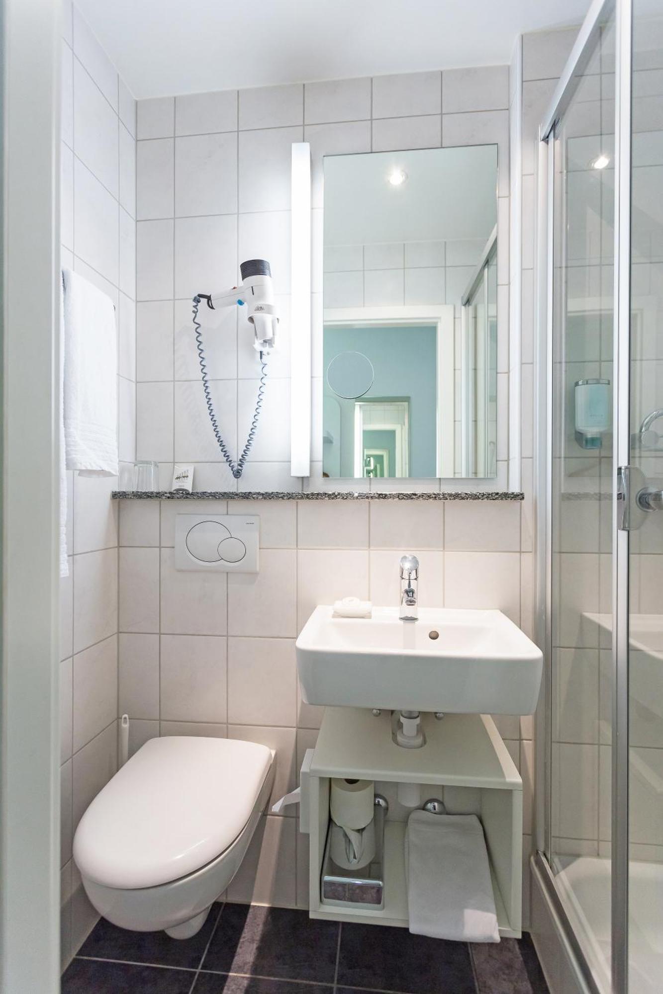 Small Single Room,1729978252:JPEG