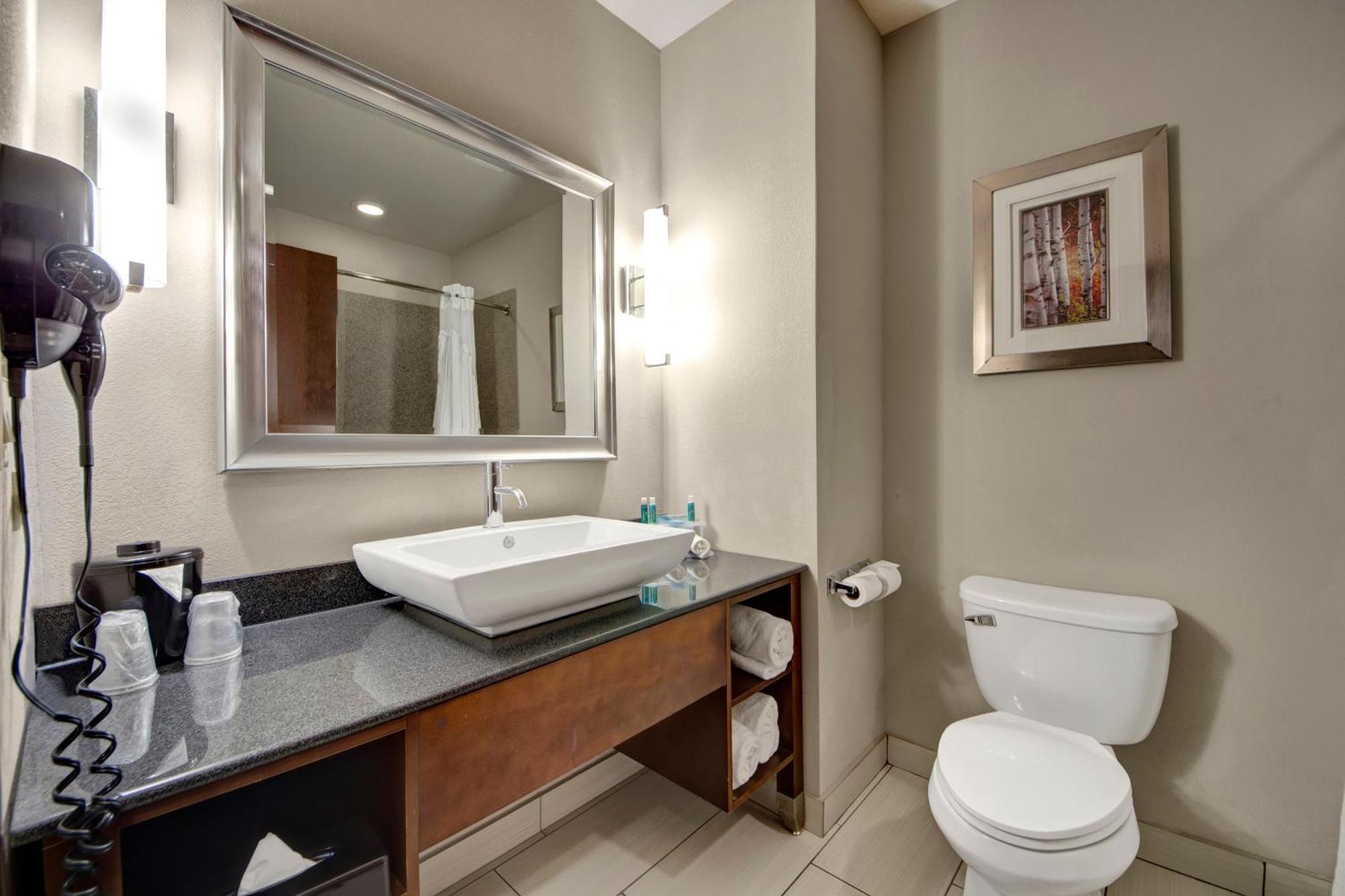 Standard Queen Room with Two Queen Beds - Communications and Mobility Accessible,1448784445:JPEG