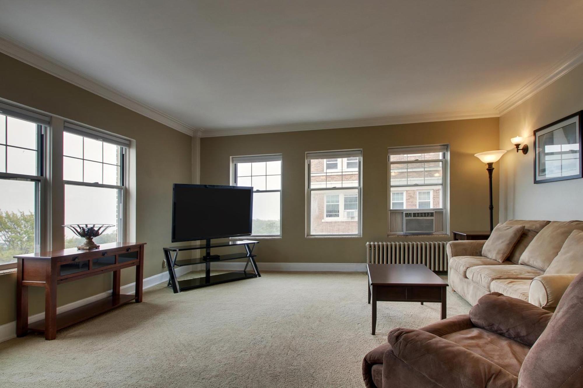 One-Bedroom Suite Lake View