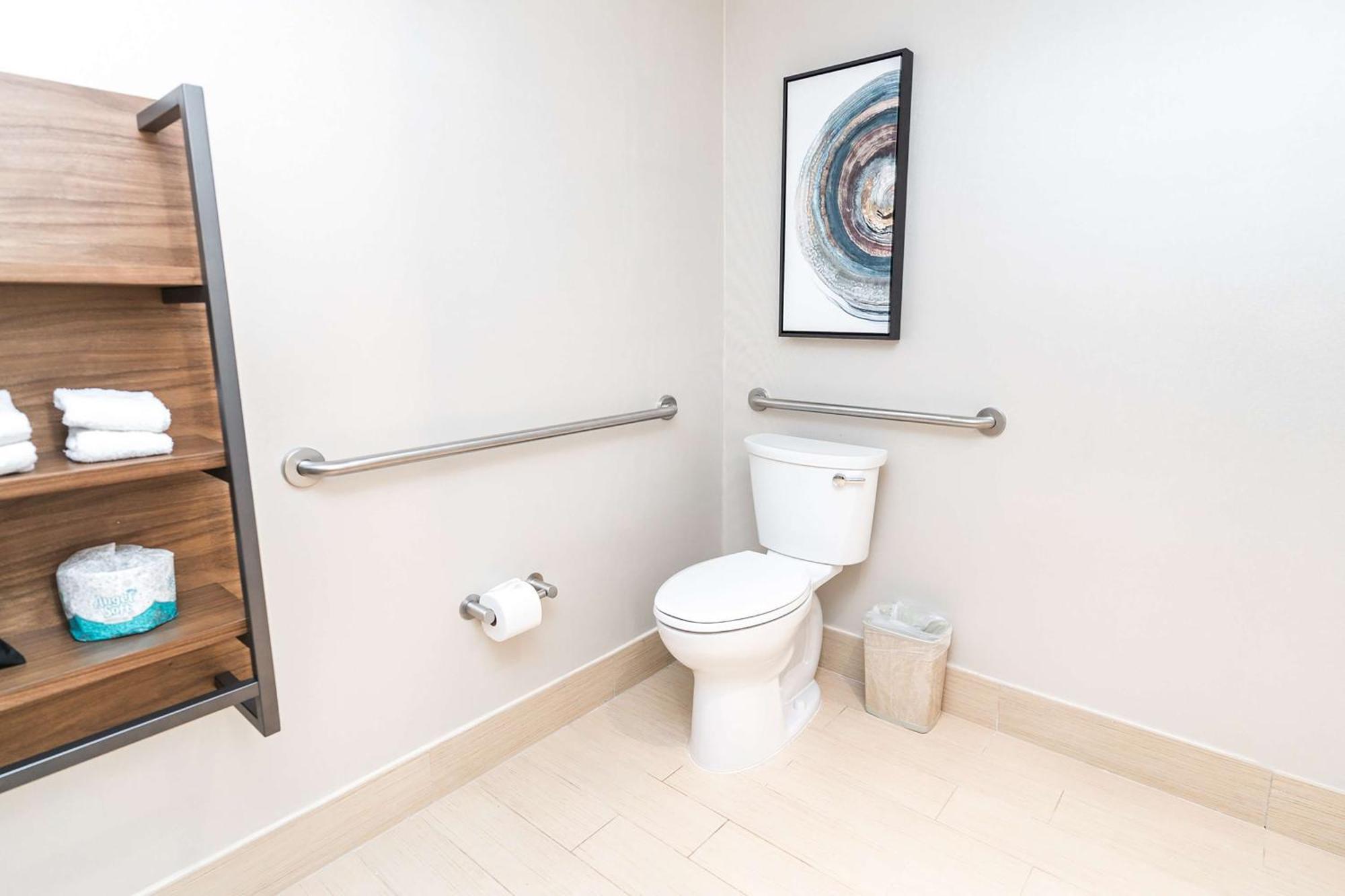 King Room with Tub - Mobility and Hearing Access,1557468094:JPEG