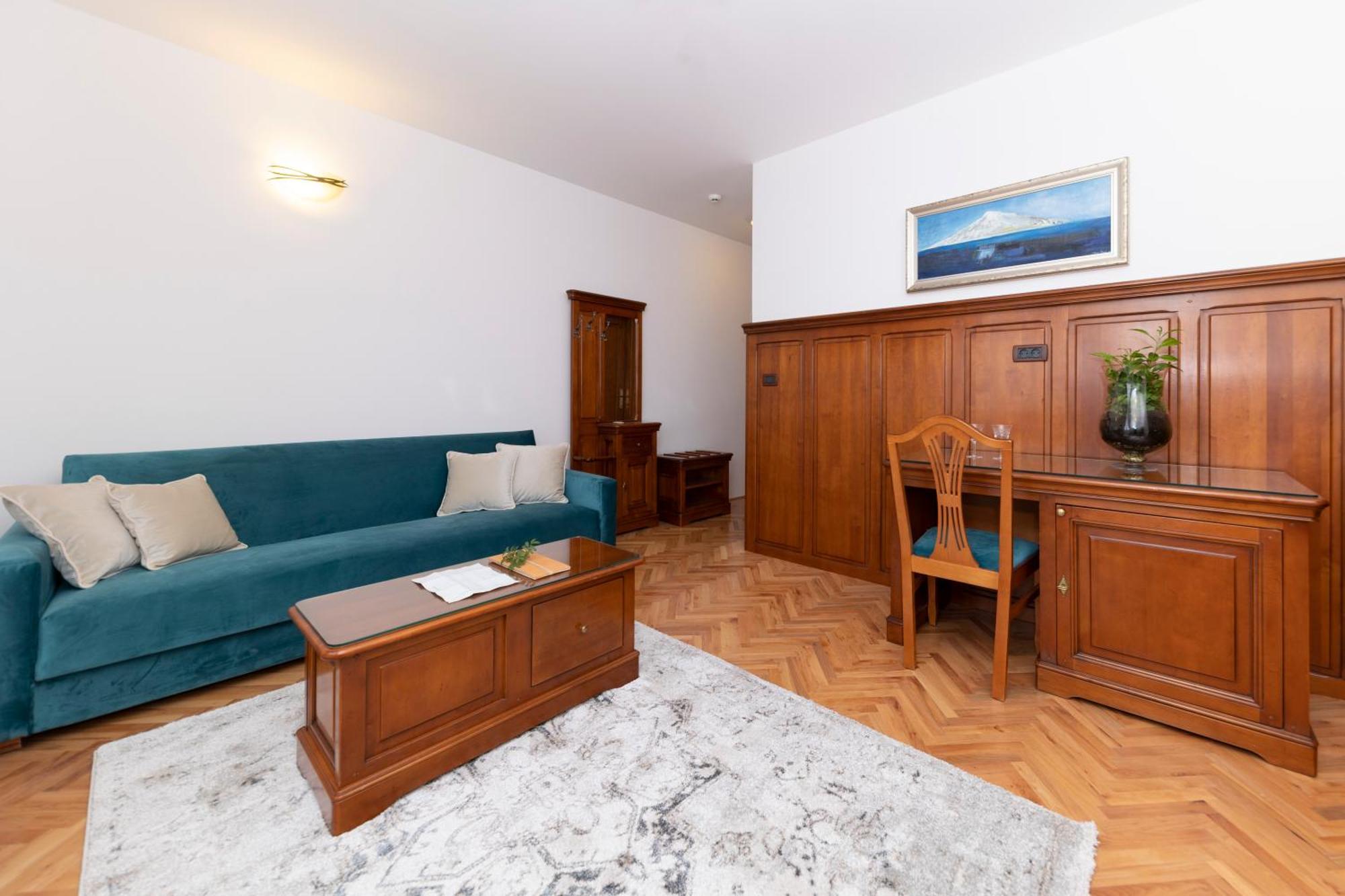 Deluxe Double Room,1452182548:JPEG