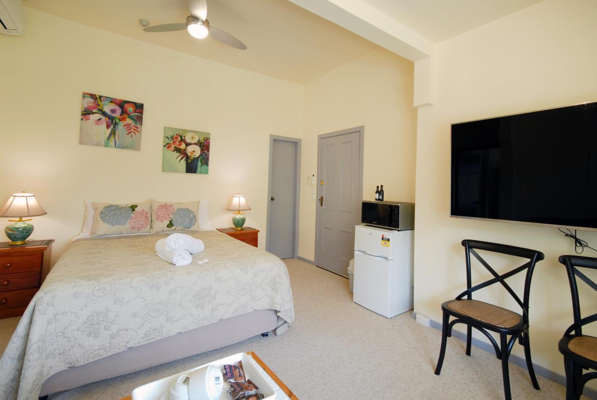 Deluxe Queen Room