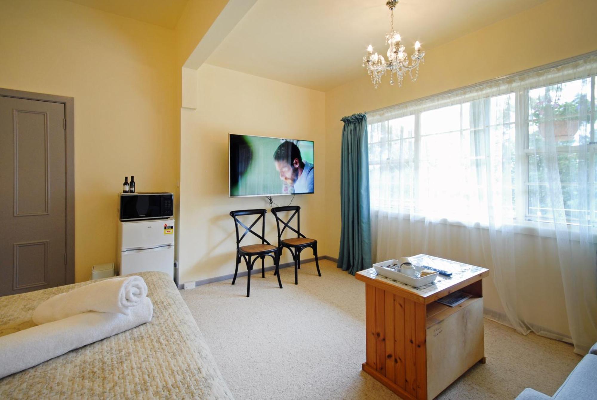 Deluxe Queen Room