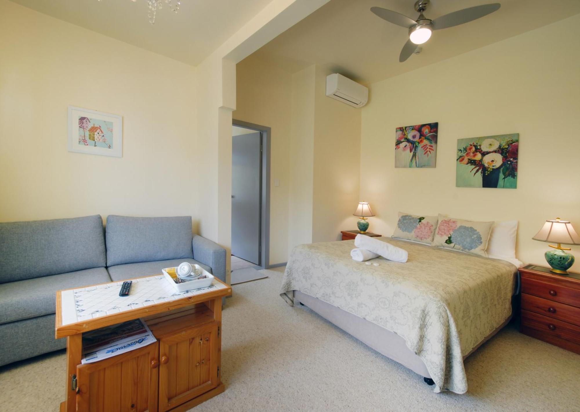 Deluxe Queen Room