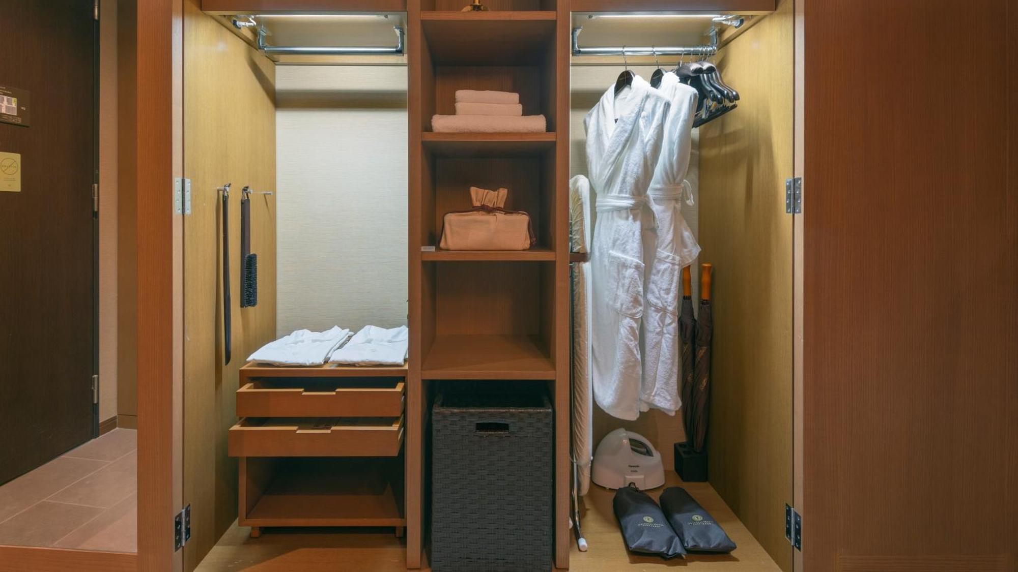 Oriental King Room - City Side,1456557313:JPEG