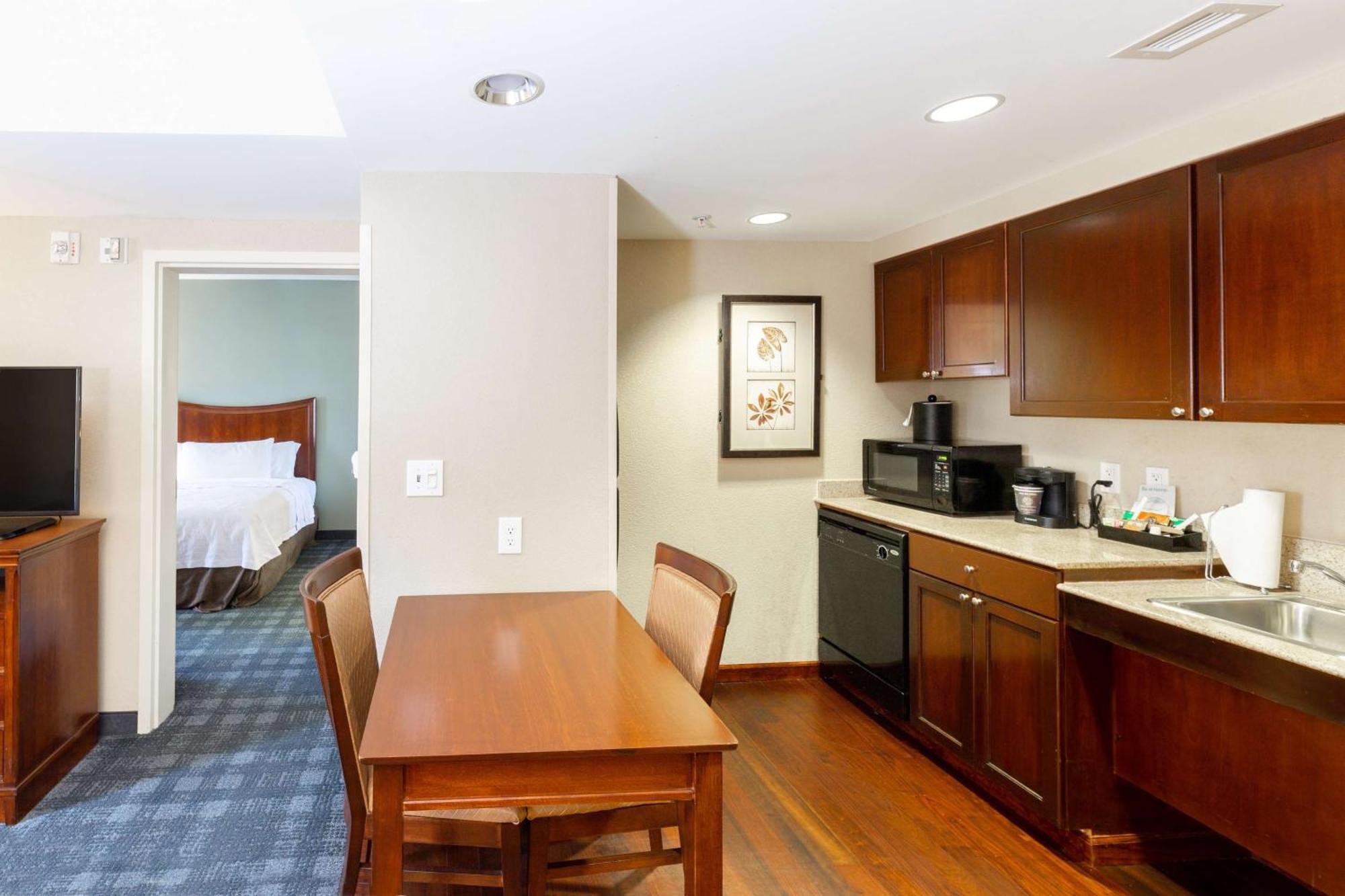 Two Bedroom Suite One King Two Queen Beds Non-Smoking