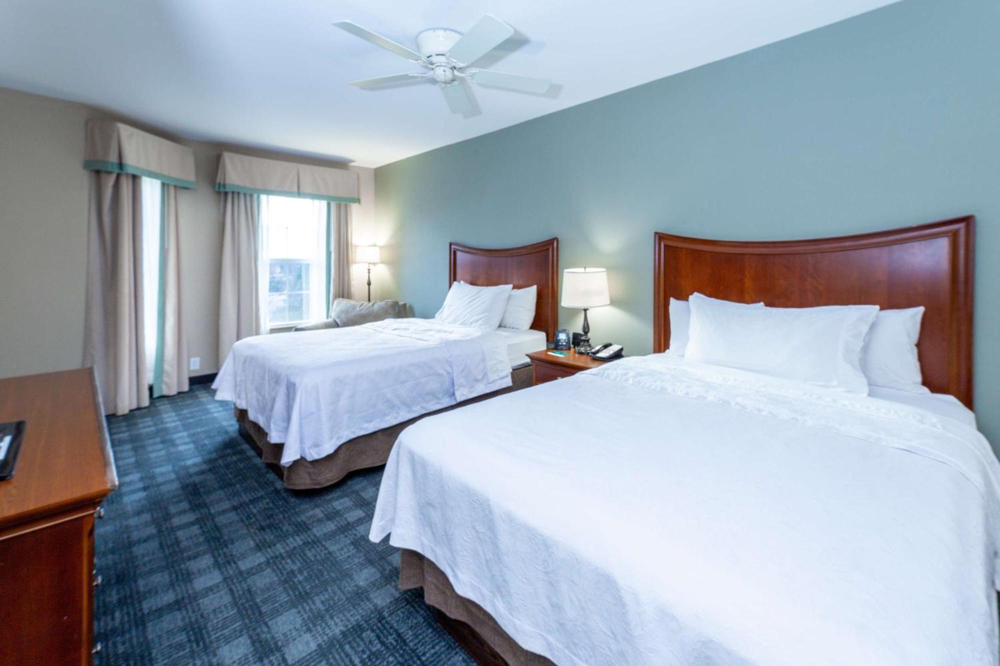 Two Bedroom Suite One King Two Queen Beds Non-Smoking