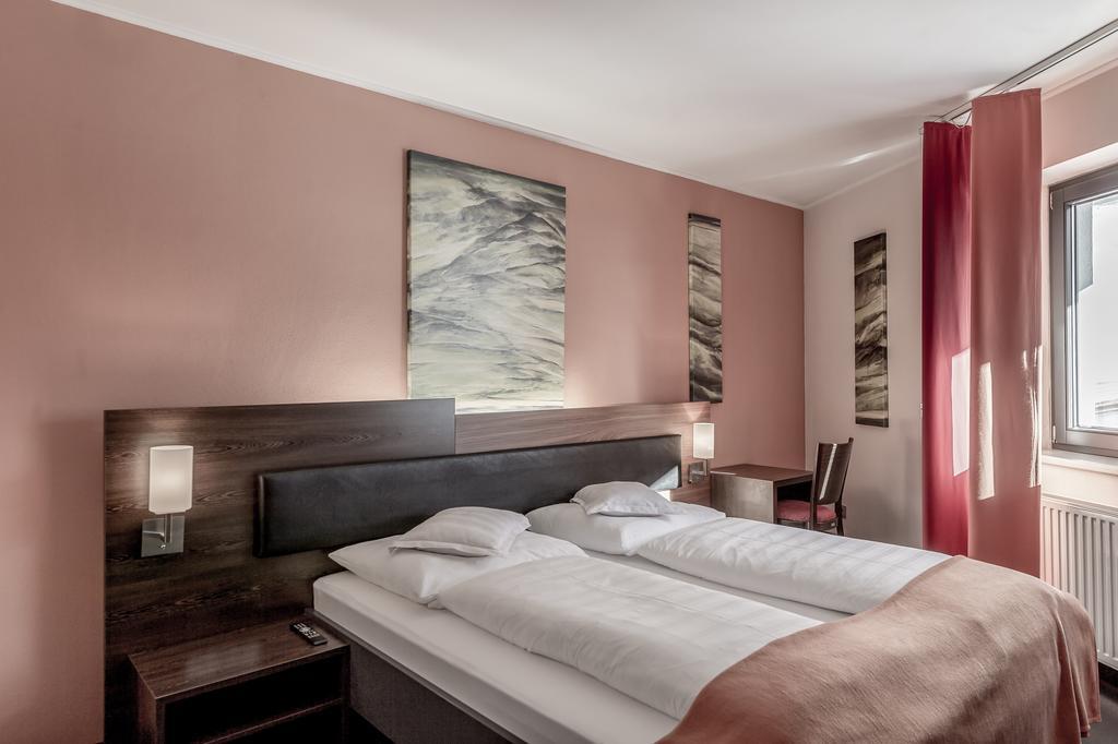 Standard Double Room,669913896:JPEG