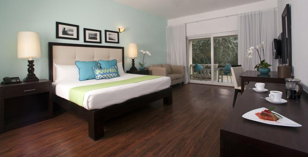 Zimmer mit Doppel- oder Kingsize-Bett