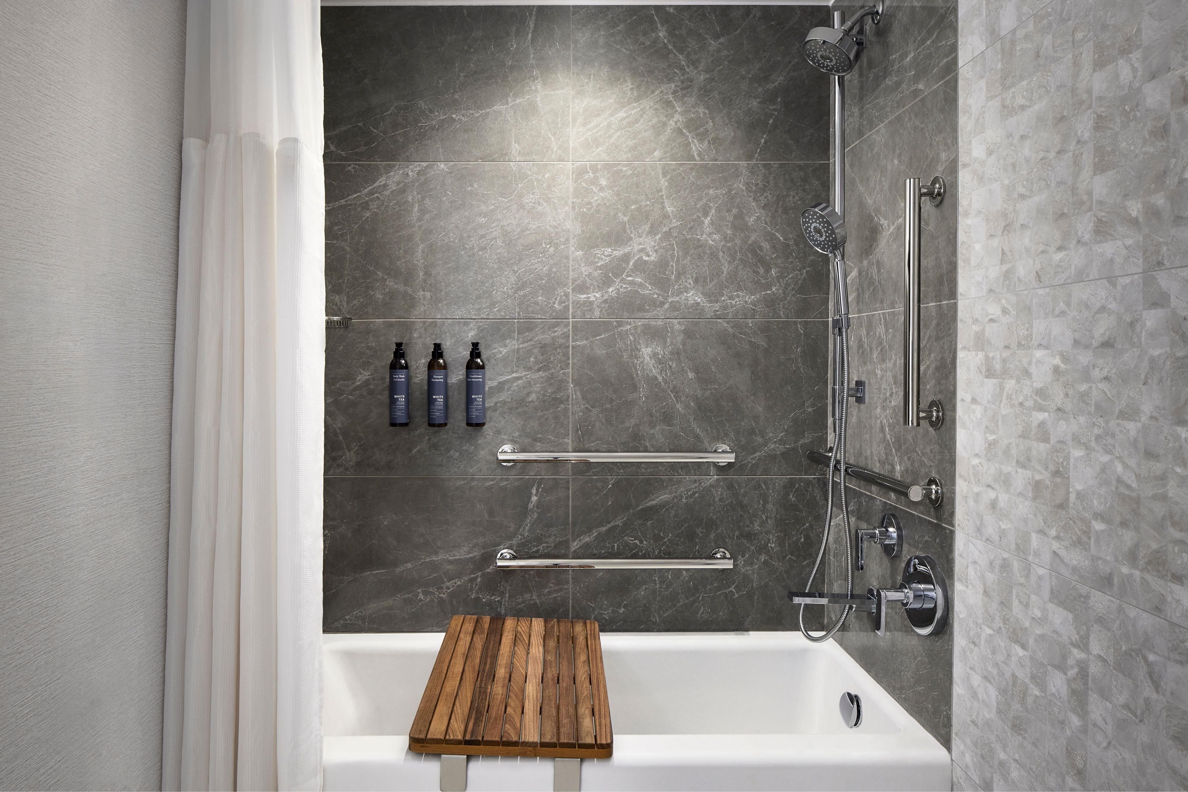 Deluxe Queen Room with Two Queen Beds,1472875117:JPEG