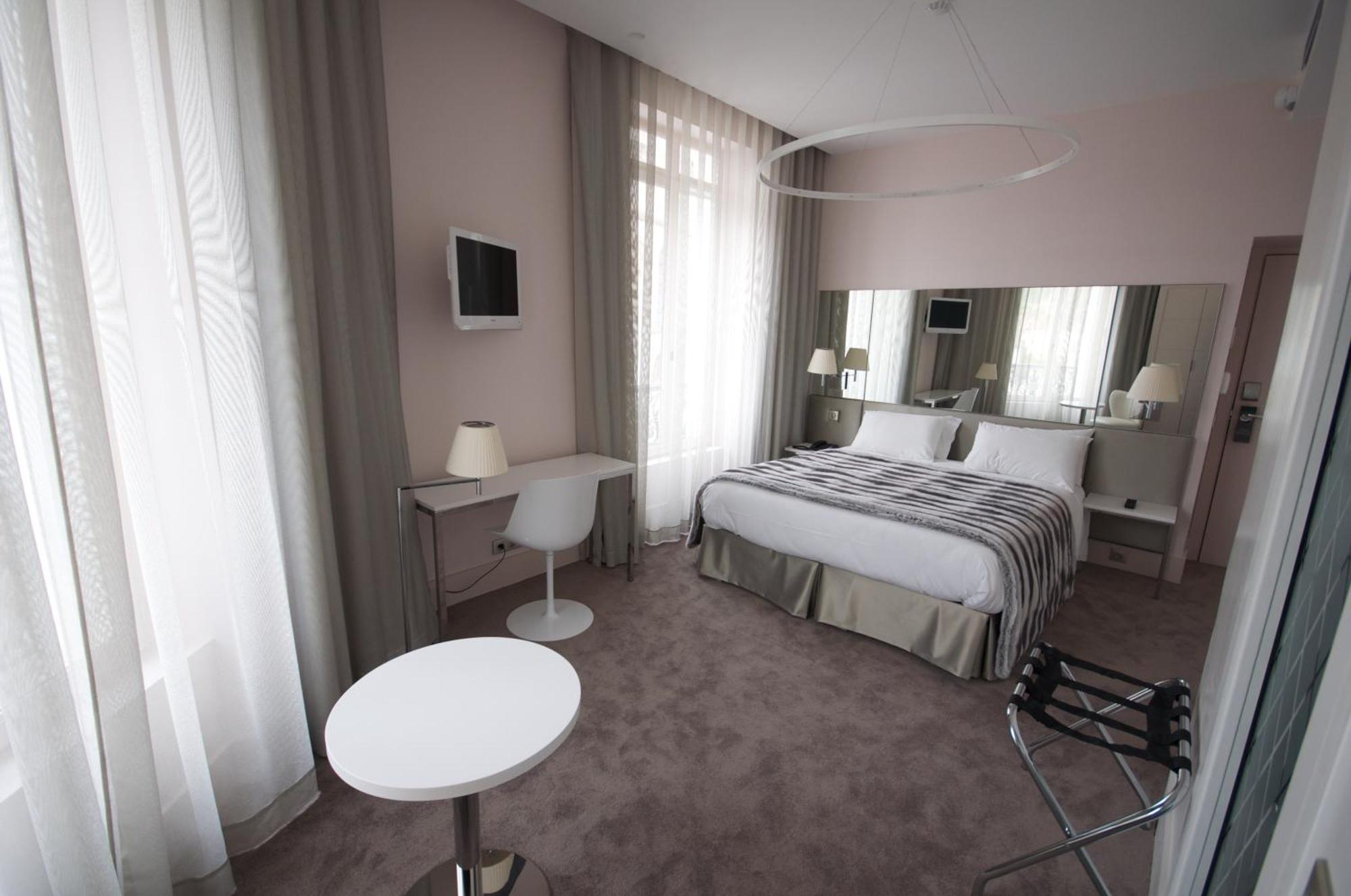 Deluxe Double or Twin Room