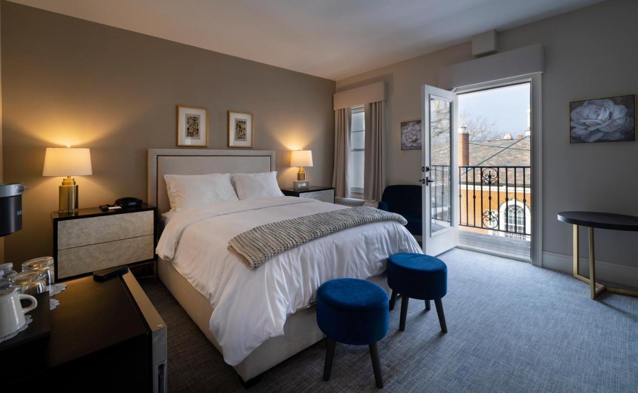 Queen Room with Balcony